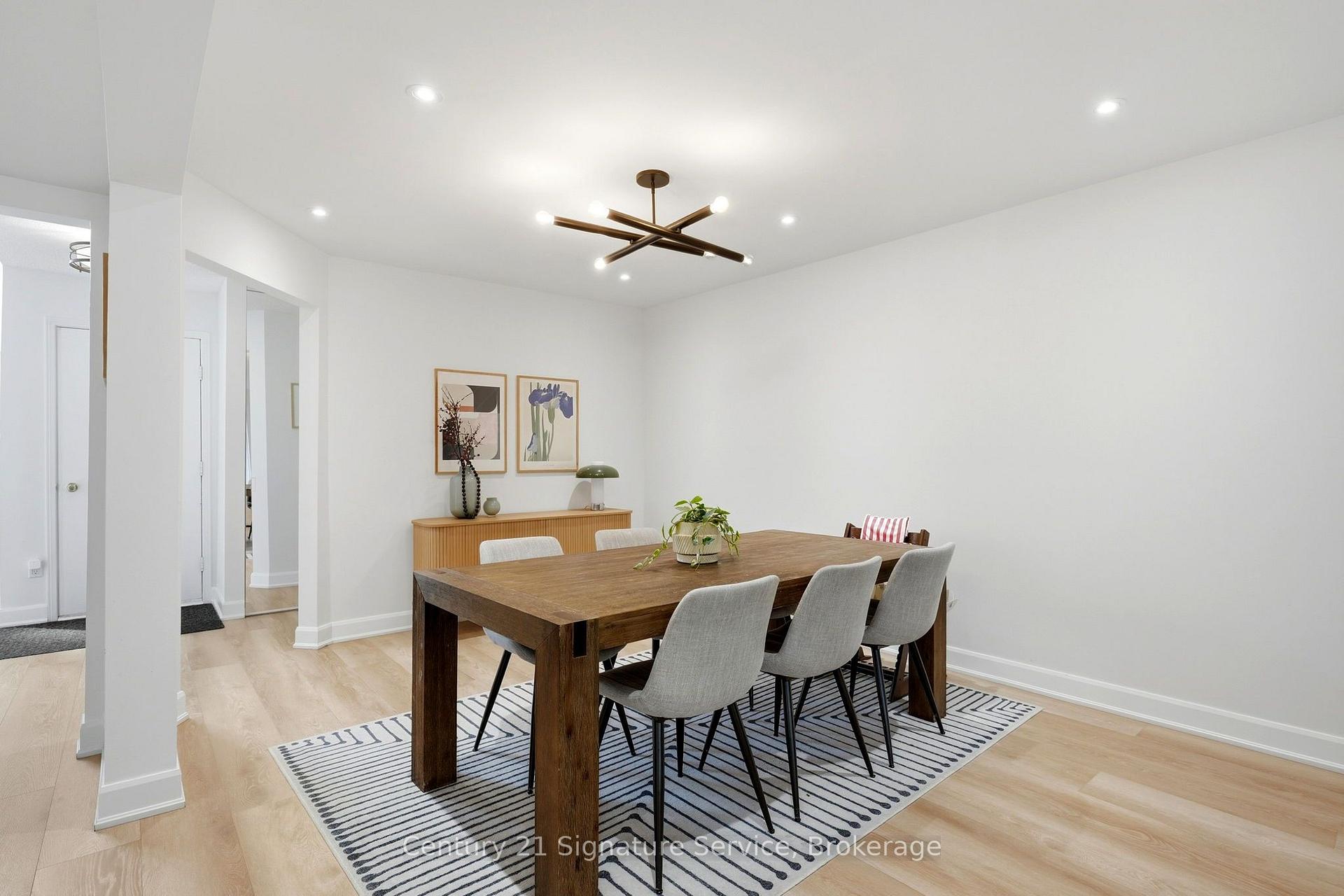 Photo 5 of Unit 8, 500 Silverthorne Crescent, Mississauga, Hurontario — HOMEH