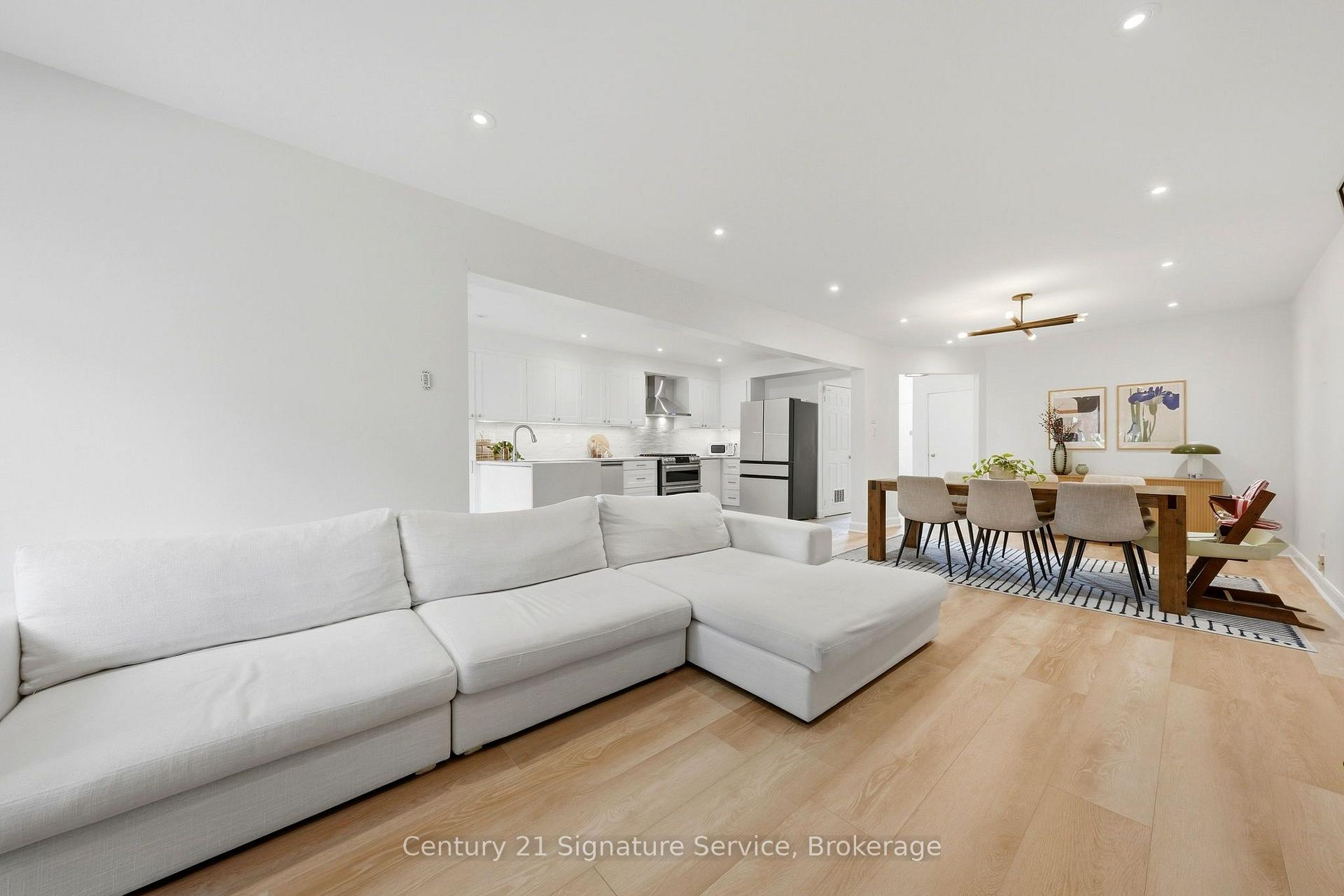 Photo 9 of Unit 8, 500 Silverthorne Crescent, Mississauga, Hurontario — HOMEH