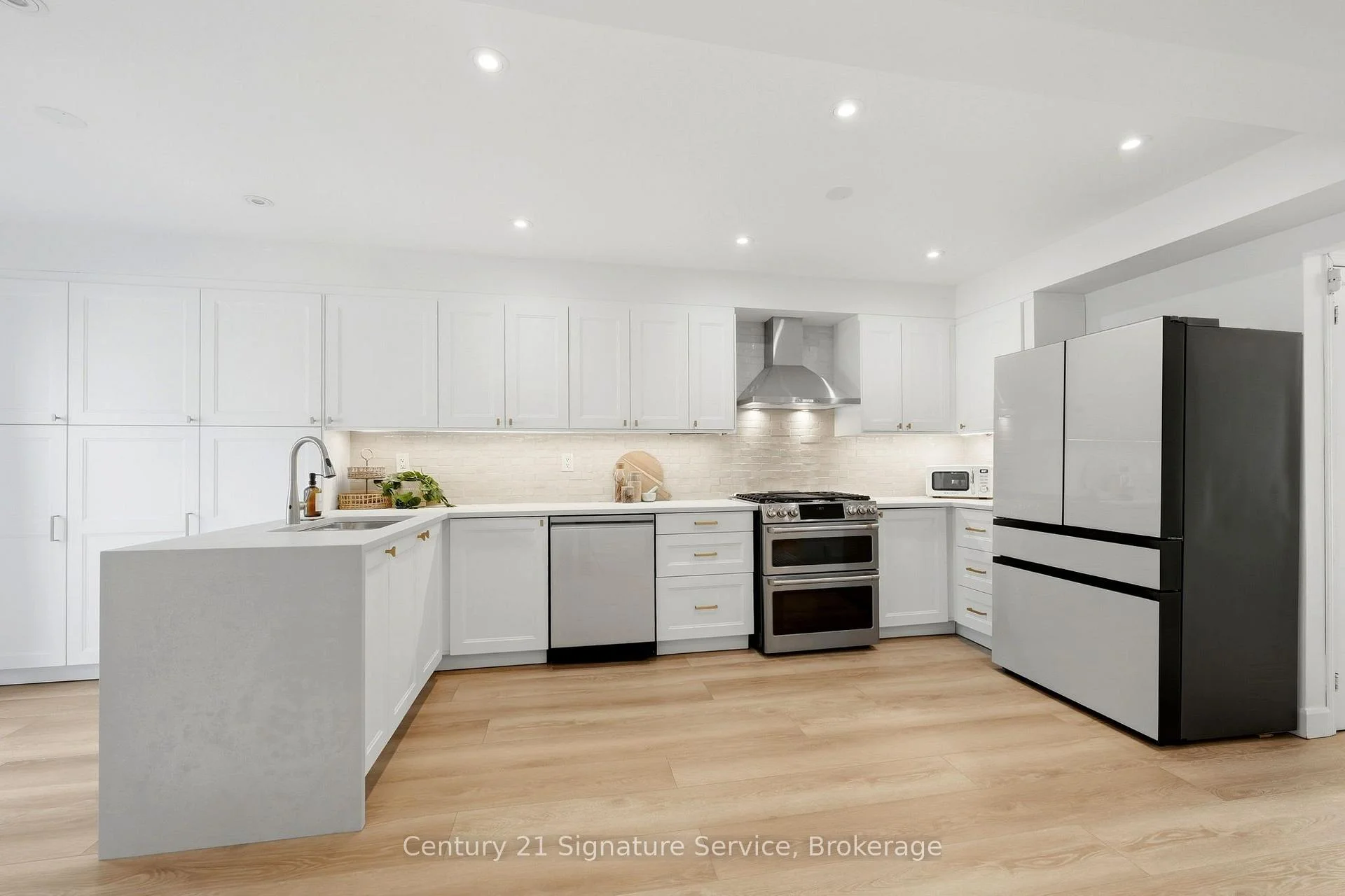 Photo 13 of Unit 8, 500 Silverthorne Crescent, Mississauga, Hurontario — HOMEH