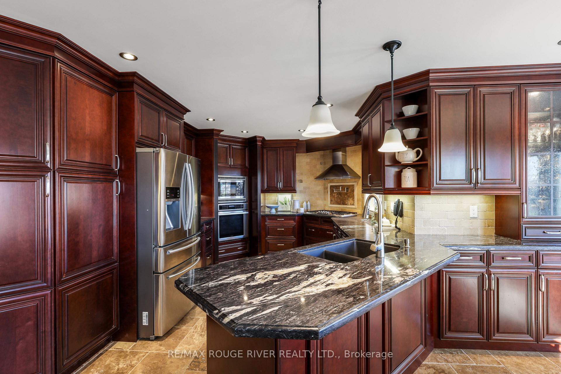 Photo 9 of 965 Ridge Valley Drive, Oshawa, Pinecrest — HOMEH