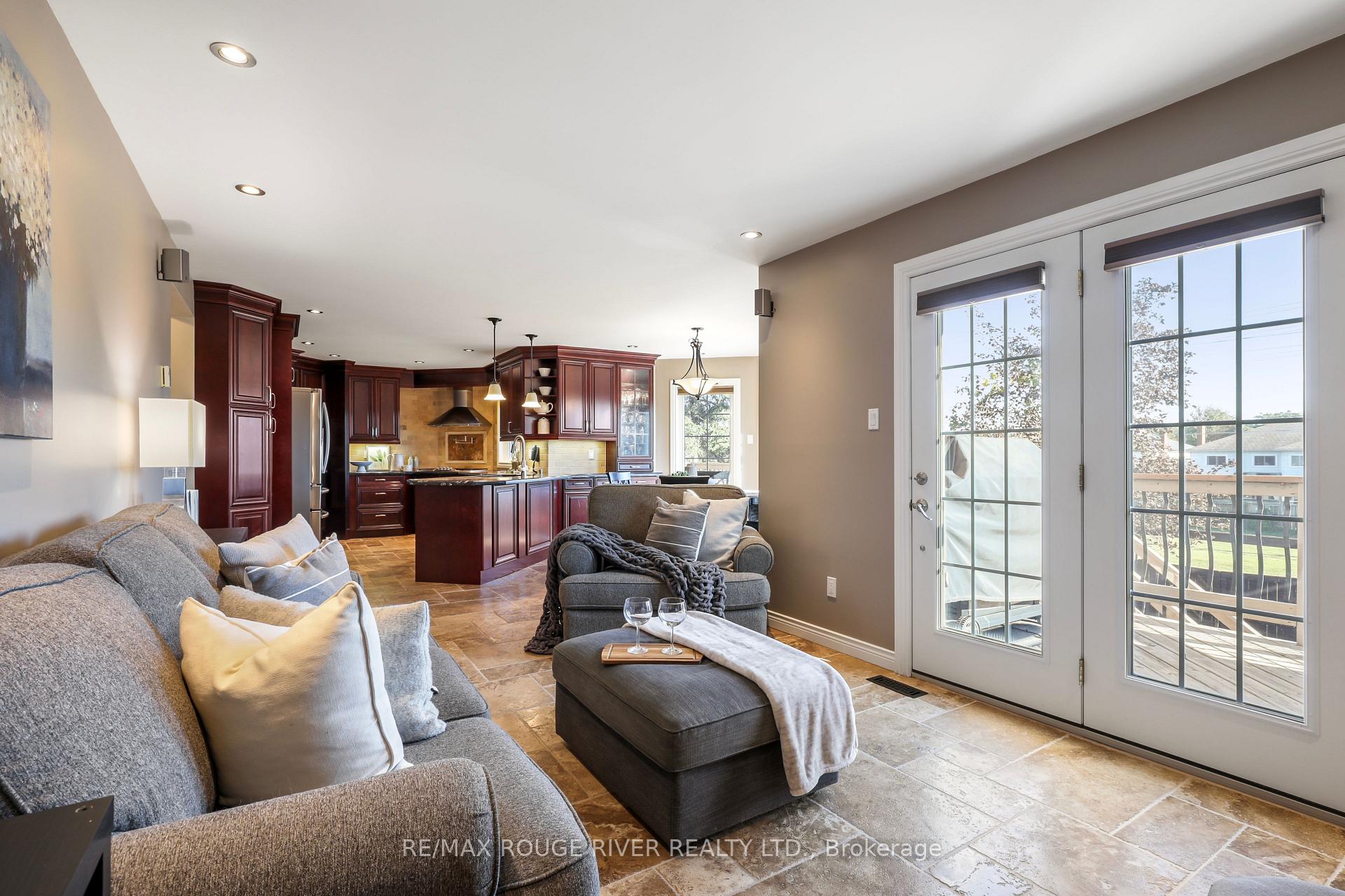 Photo 16 of 965 Ridge Valley Drive, Oshawa, Pinecrest — HOMEH