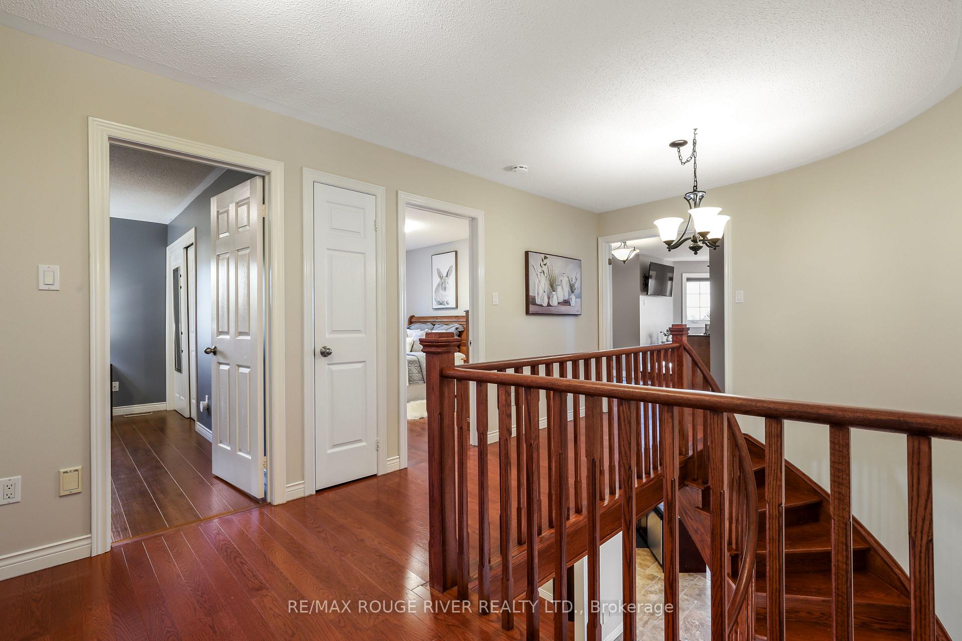 Photo 20 of 965 Ridge Valley Drive, Oshawa, Pinecrest — HOMEH