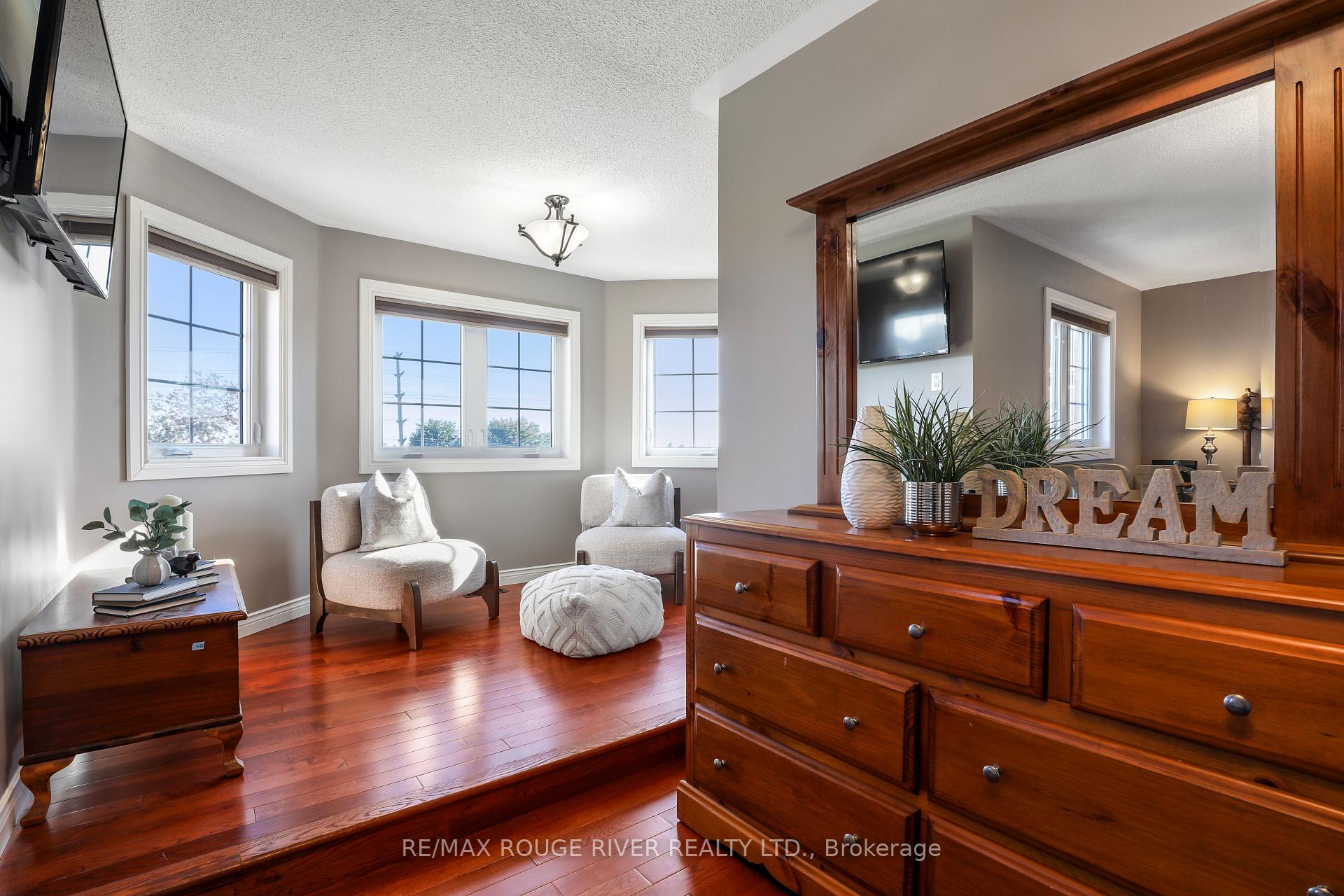 Photo 22 of 965 Ridge Valley Drive, Oshawa, Pinecrest — HOMEH