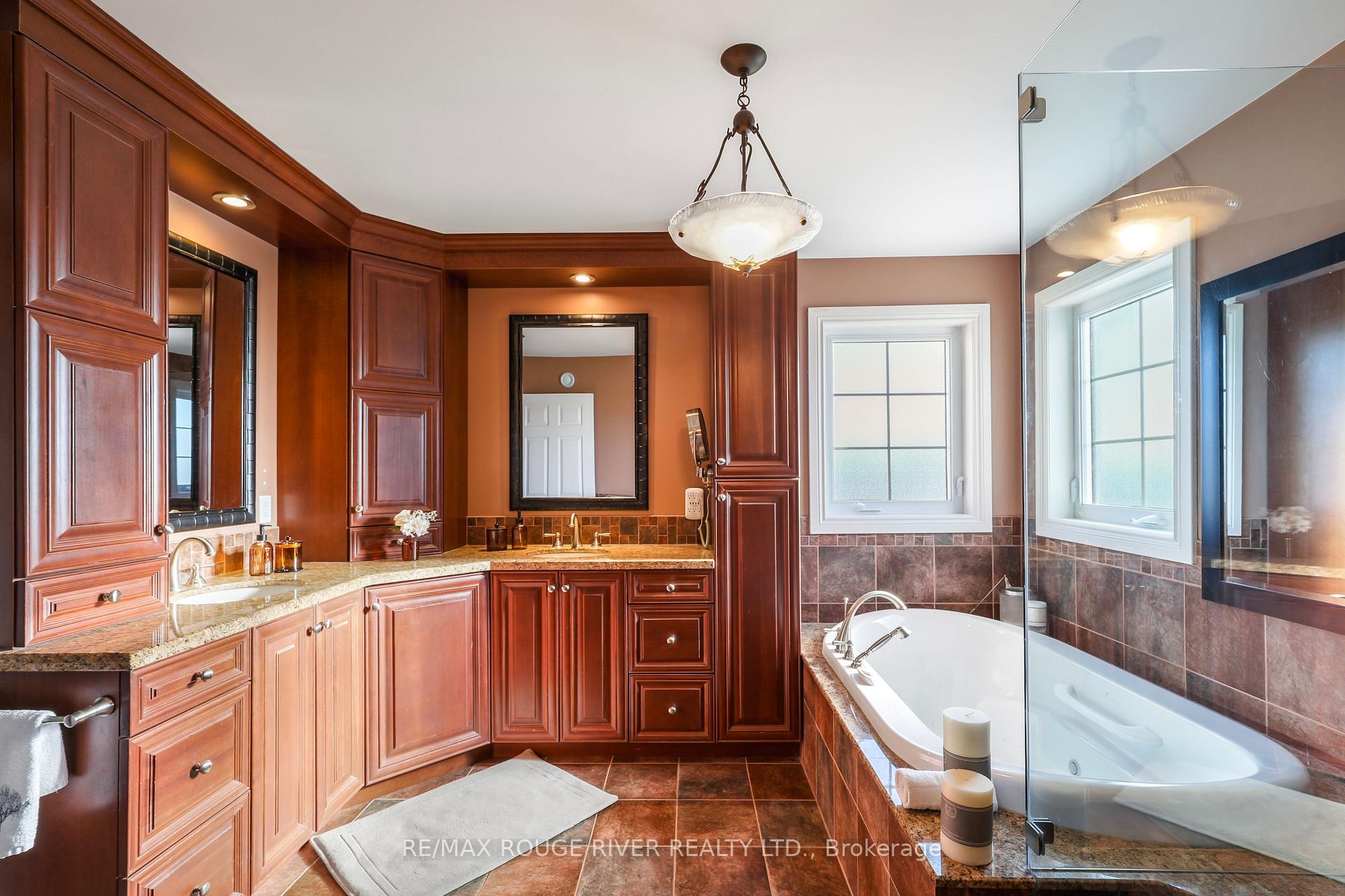 Photo 26 of 965 Ridge Valley Drive, Oshawa, Pinecrest — HOMEH