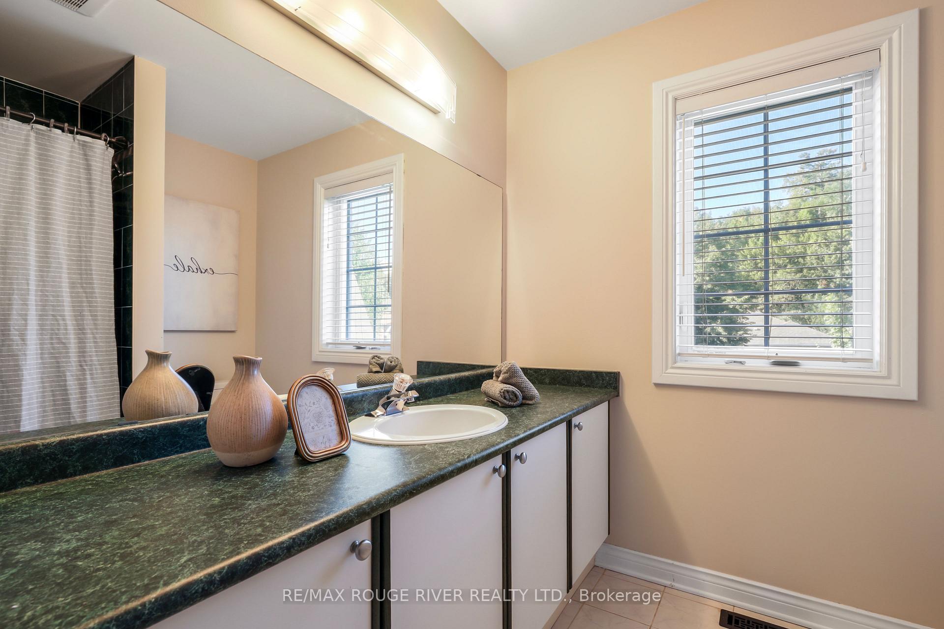 Photo 29 of 965 Ridge Valley Drive, Oshawa, Pinecrest — HOMEH