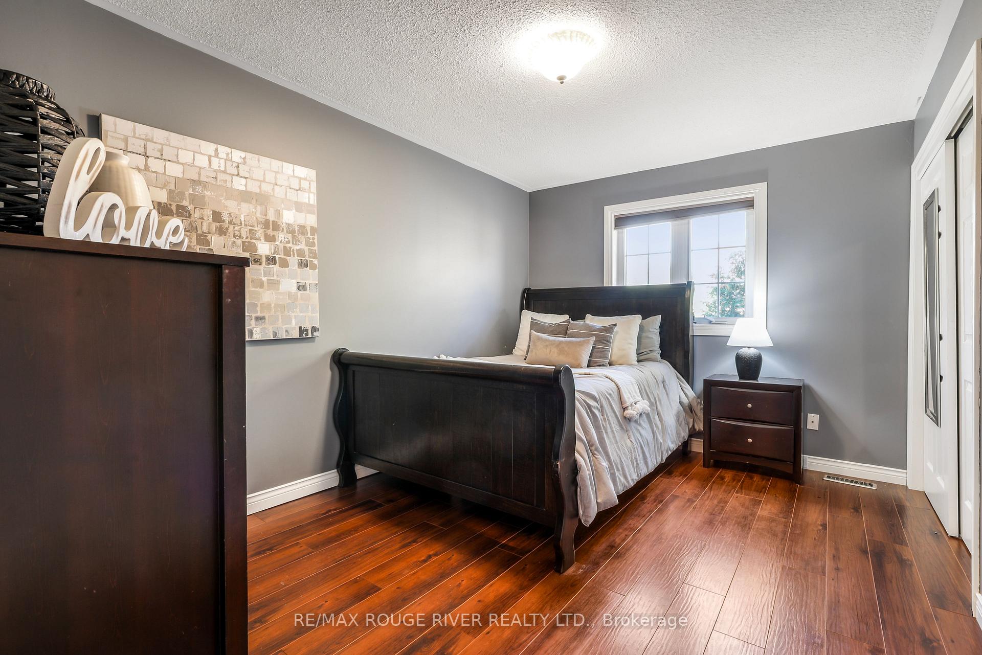 Photo 30 of 965 Ridge Valley Drive, Oshawa, Pinecrest — HOMEH