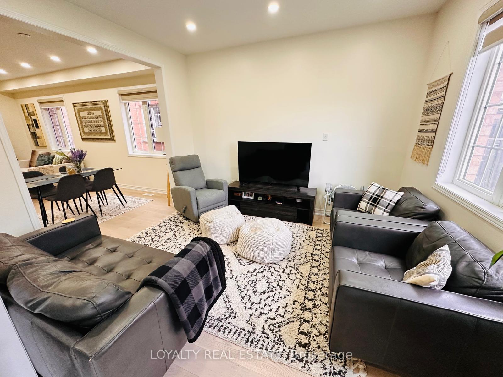 Photo 10 of 28 Thorp Crescent, Ajax, Central West — HOMEH