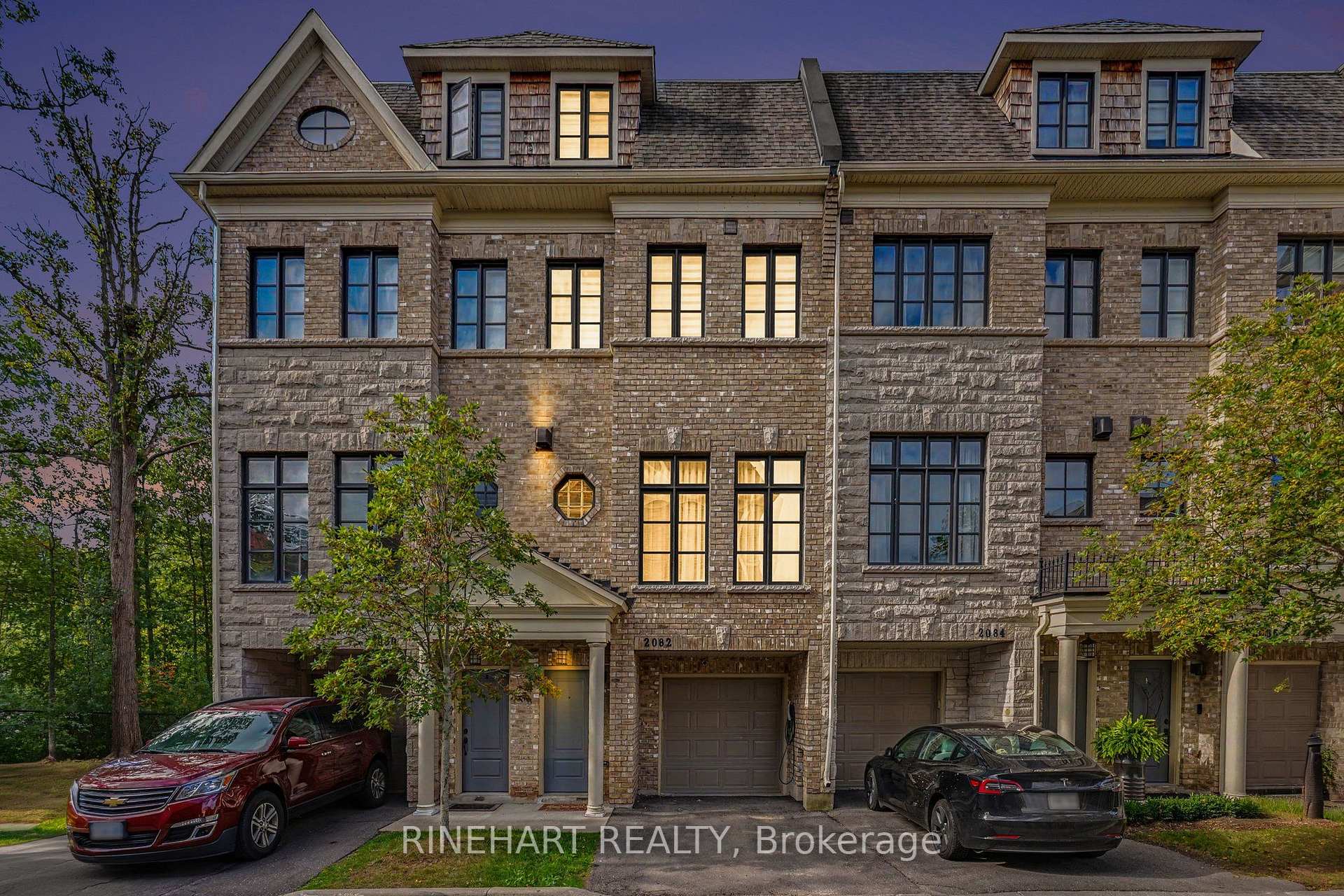 Photo 2 of 2082 Queensborough Gate, Mississauga, Central Erin Mills — HOMEH