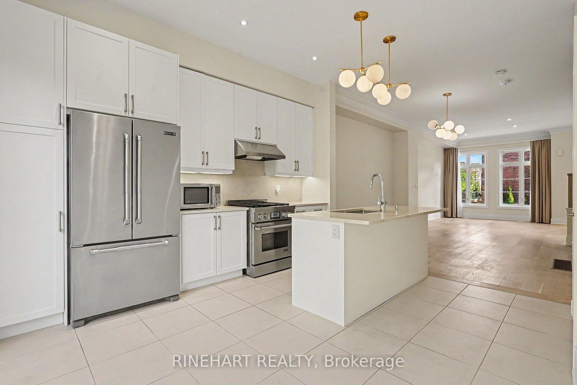 Photo 8 of 2082 Queensborough Gate, Mississauga, Central Erin Mills — HOMEH