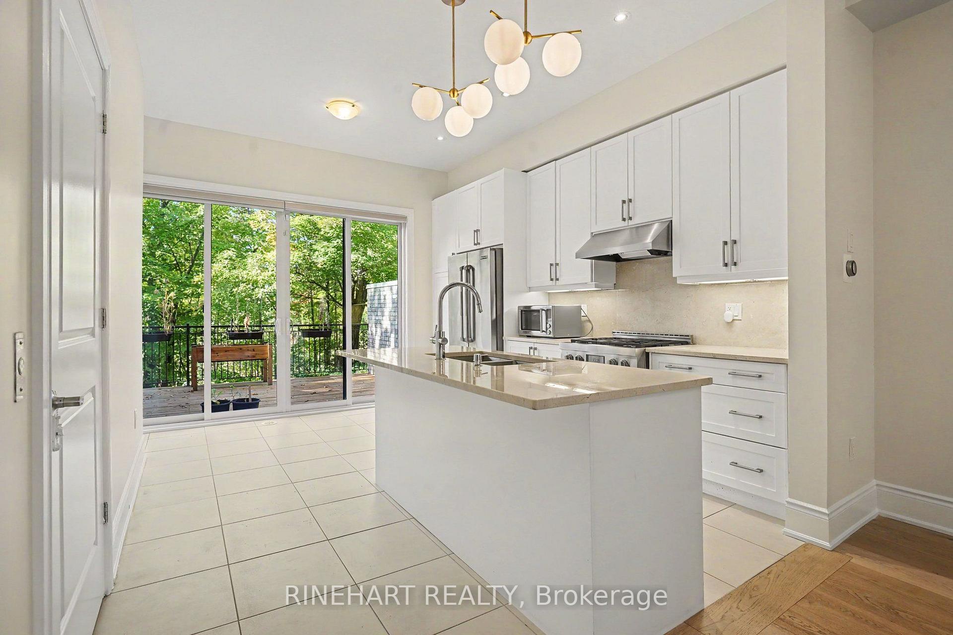 Photo 9 of 2082 Queensborough Gate, Mississauga, Central Erin Mills — HOMEH