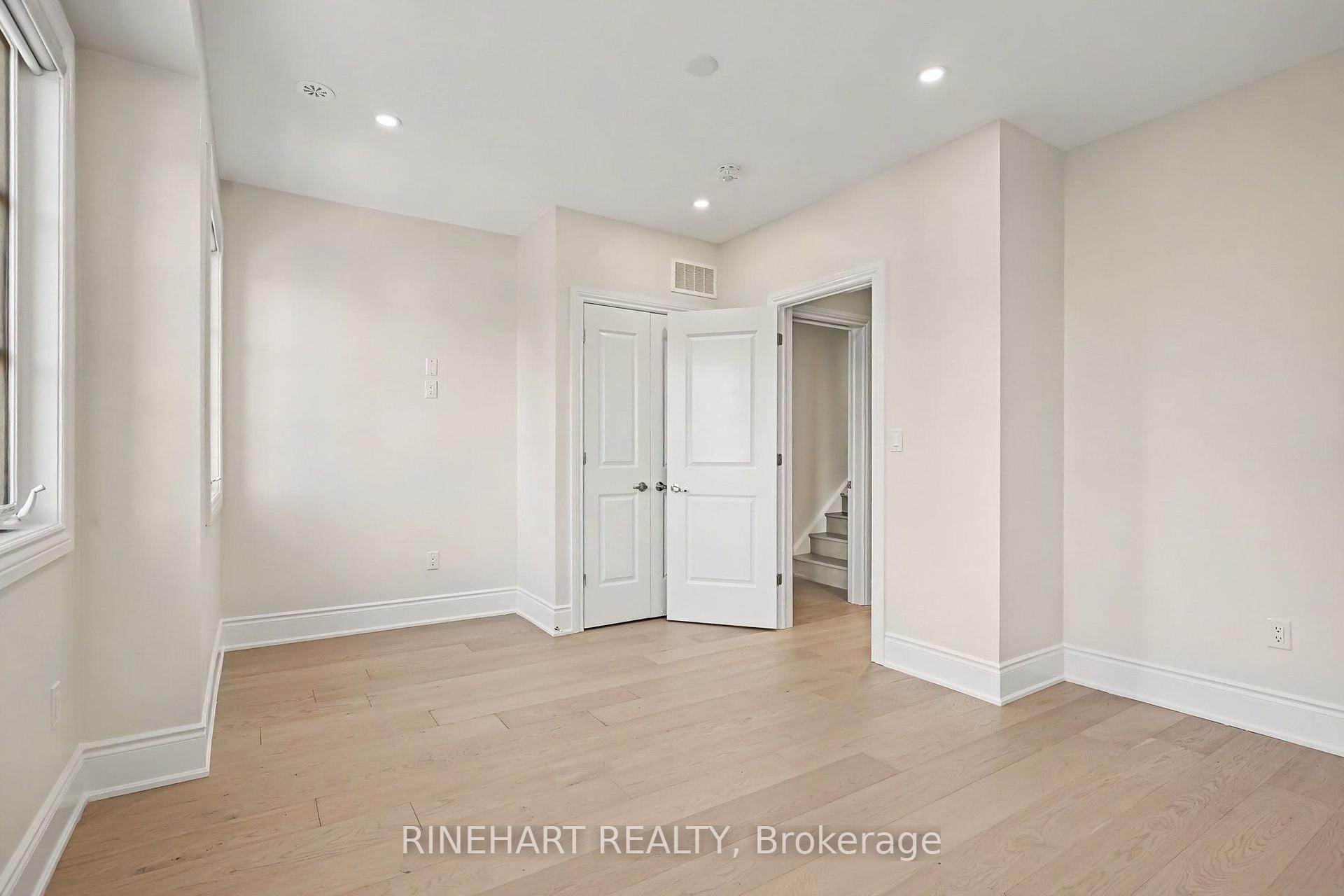 Photo 12 of 2082 Queensborough Gate, Mississauga, Central Erin Mills — HOMEH