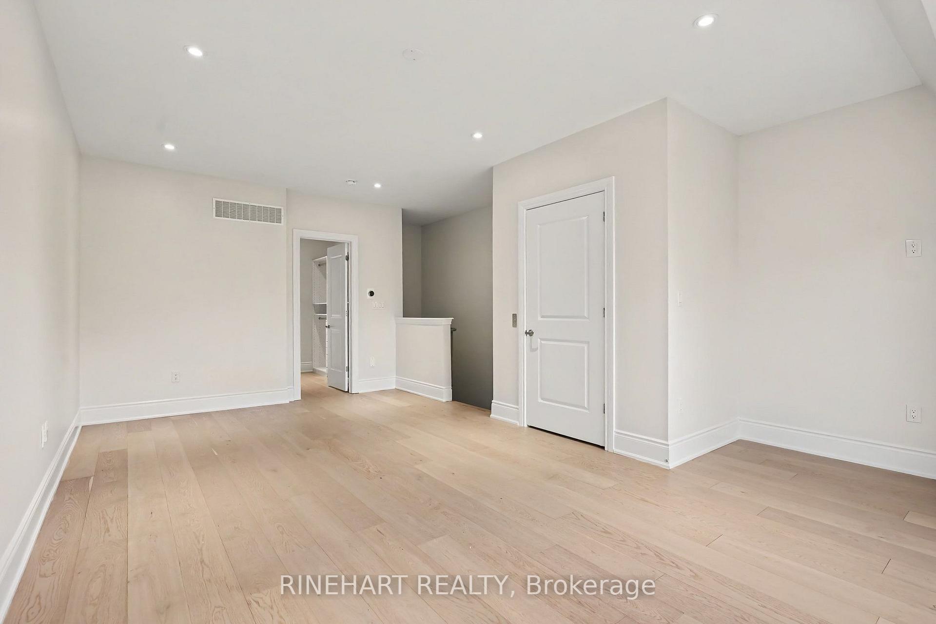Photo 14 of 2082 Queensborough Gate, Mississauga, Central Erin Mills — HOMEH