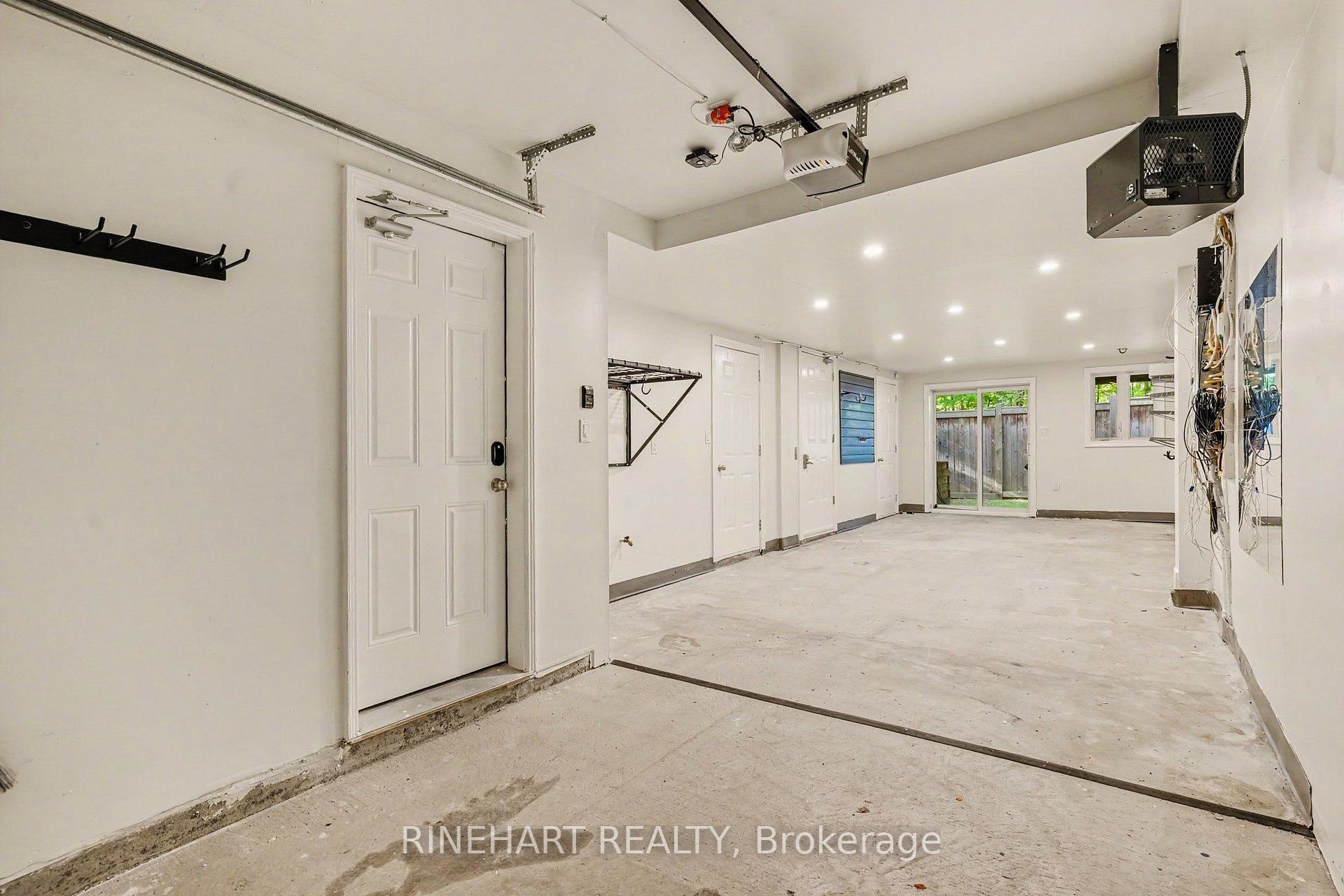 Photo 23 of 2082 Queensborough Gate, Mississauga, Central Erin Mills — HOMEH