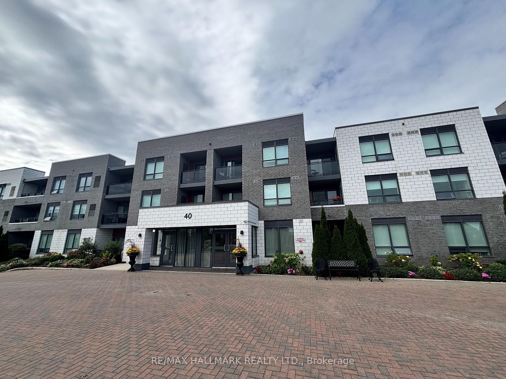 Photo of Unit 216, 40 Via Rosedale Avenue