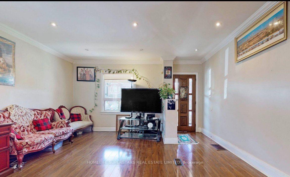 Photo 3 of 94 Ypres Road, Toronto, Keelesdale-Eglinton West — HOMEH