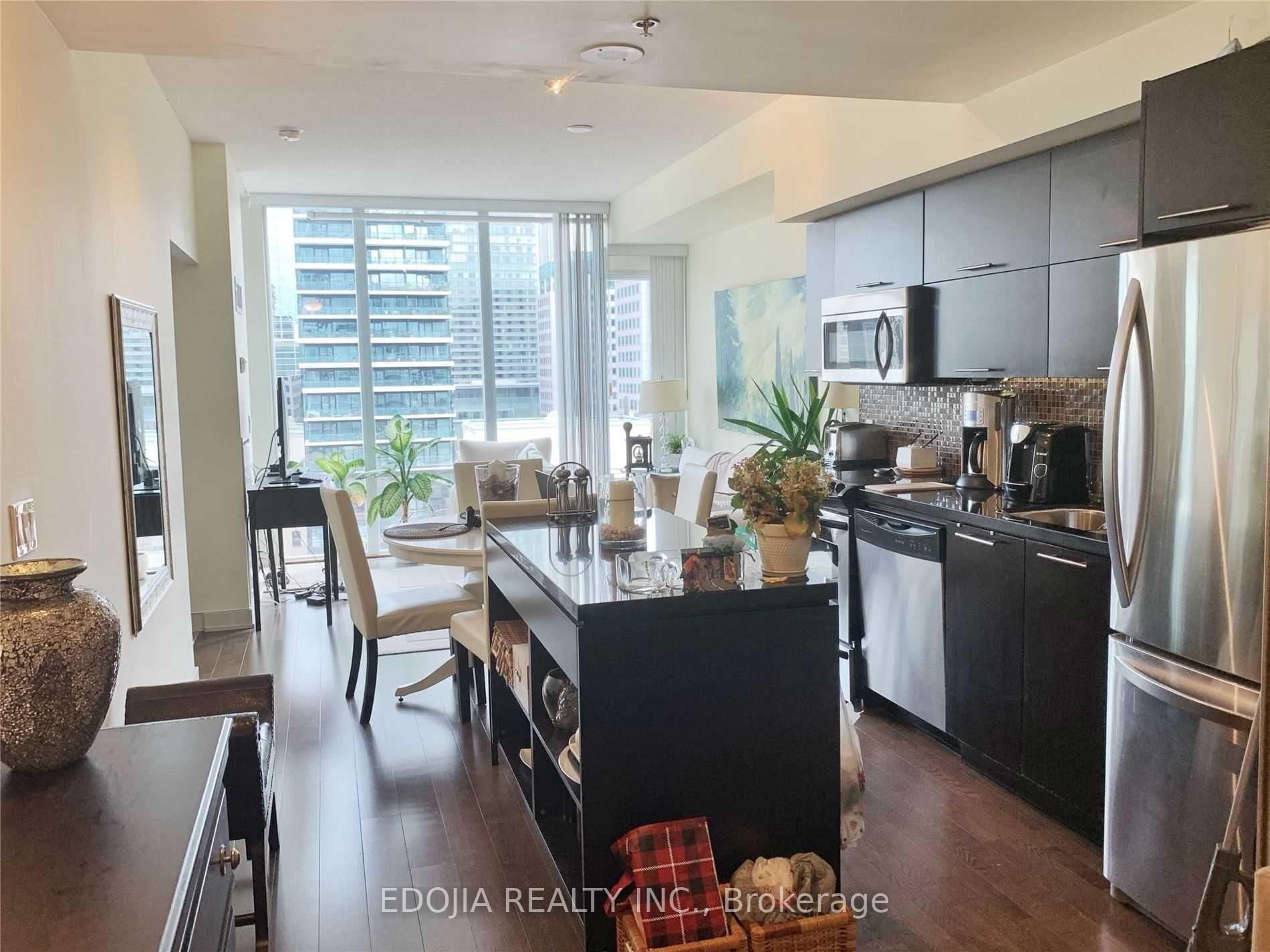 Photo 2 of Unit 1121, 21 Nelson Street, Toronto, Waterfront Communities — HOMEH