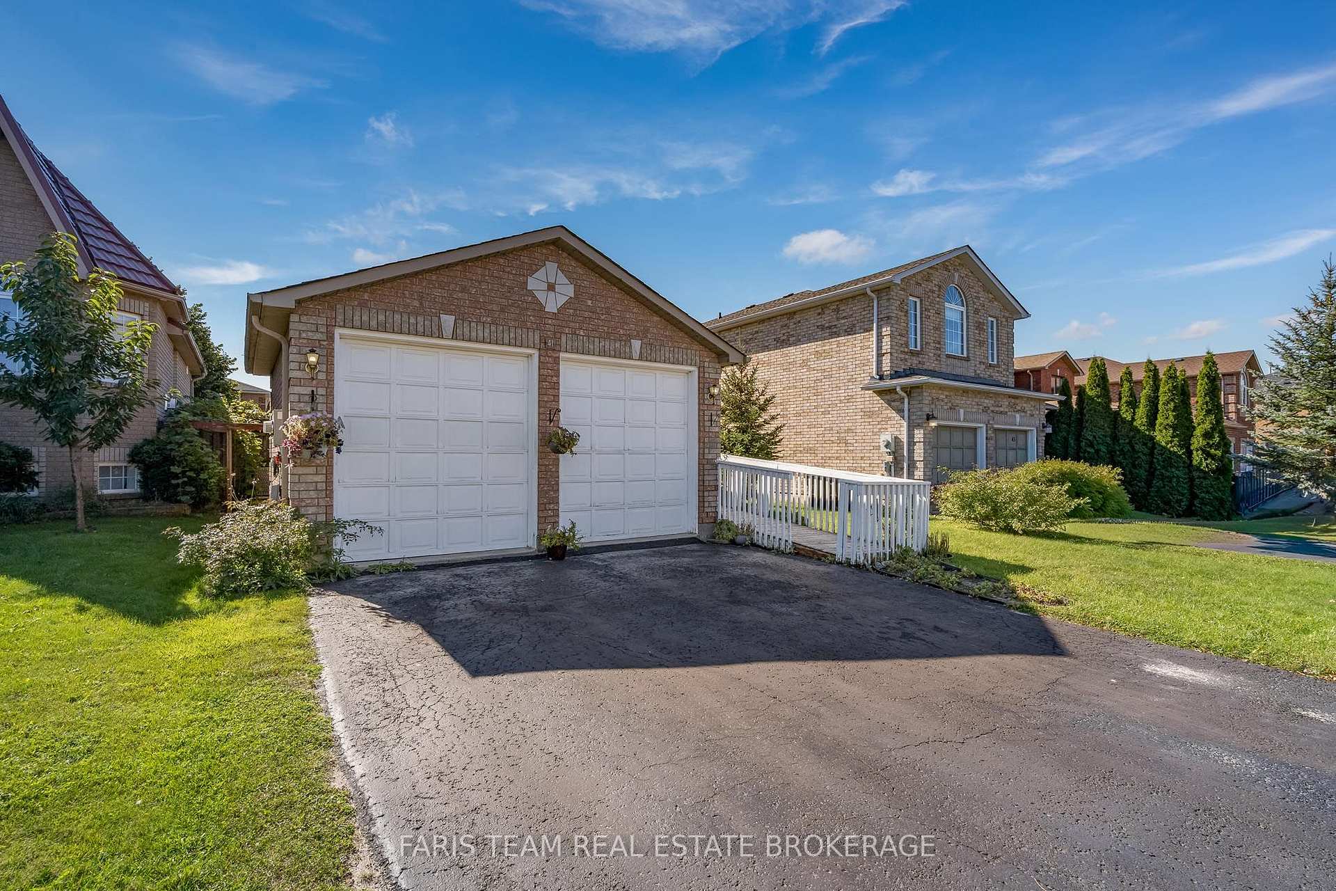 Photo 2 of 41 Irene Drive, Barrie, Painswick South — HOMEH