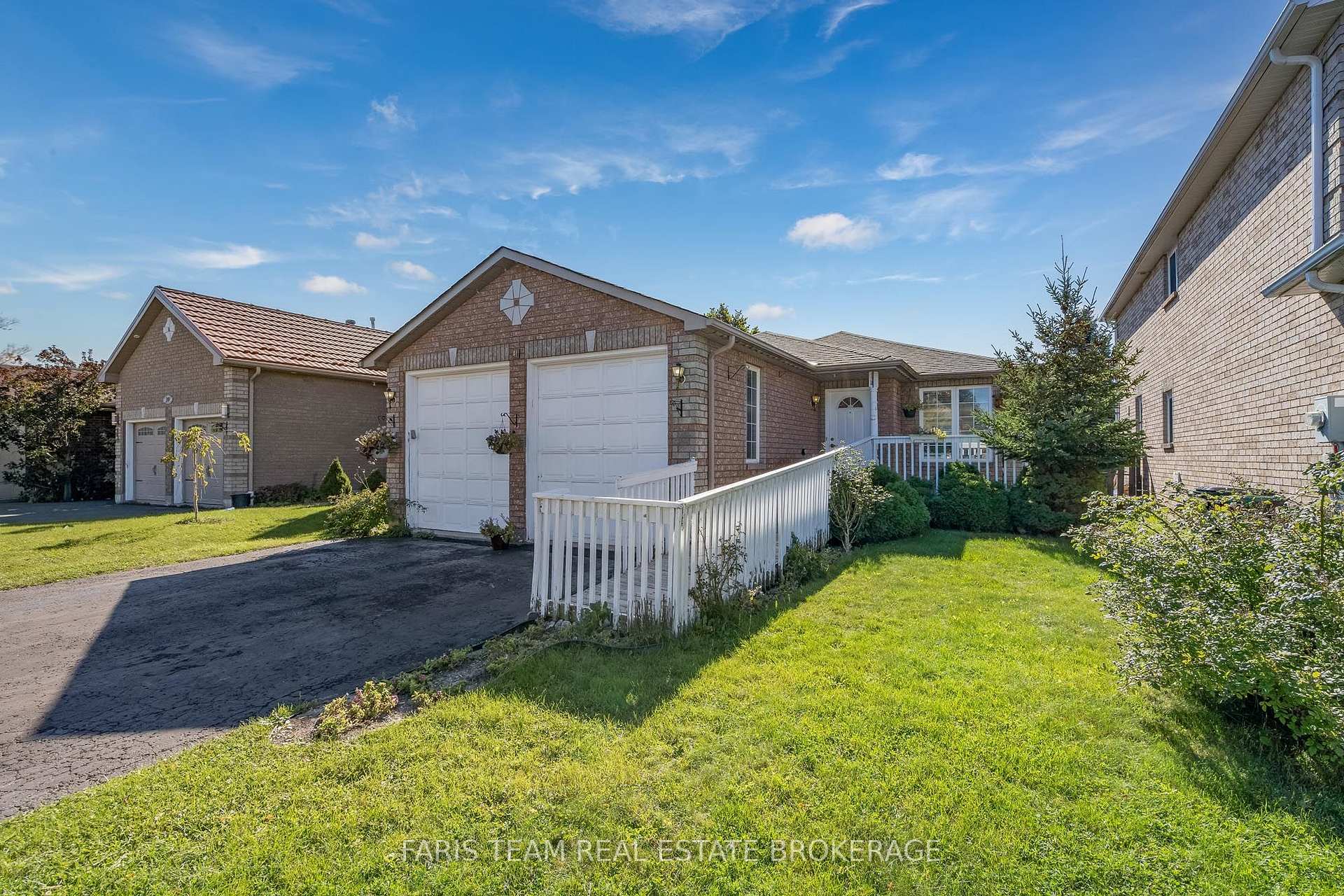 Photo 3 of 41 Irene Drive, Barrie, Painswick South — HOMEH