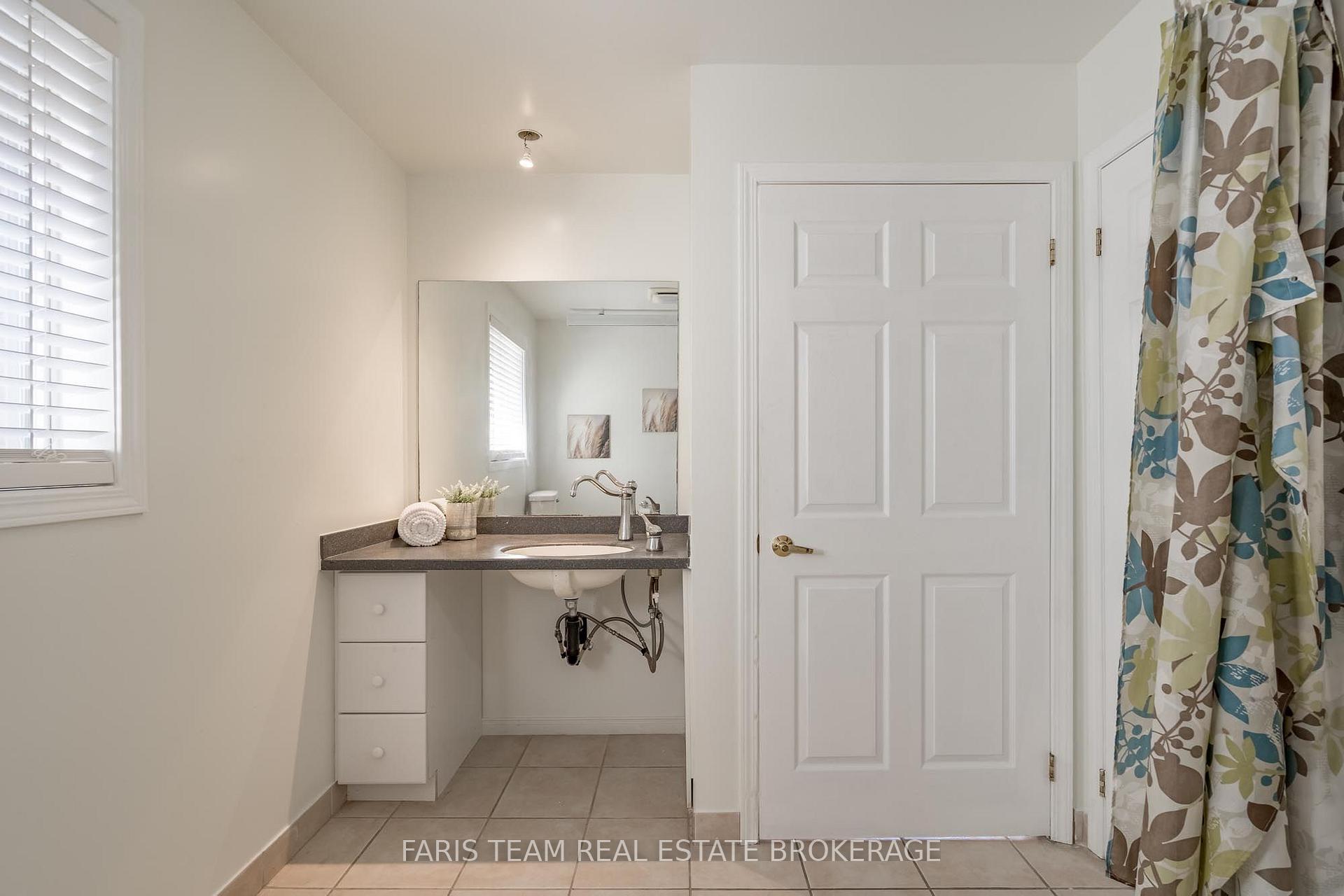 Photo 16 of 41 Irene Drive, Barrie, Painswick South — HOMEH