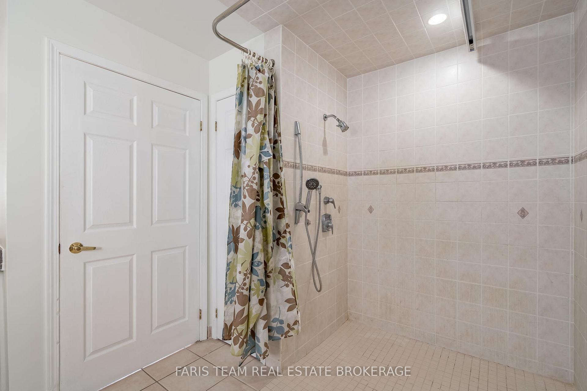 Photo 17 of 41 Irene Drive, Barrie, Painswick South — HOMEH