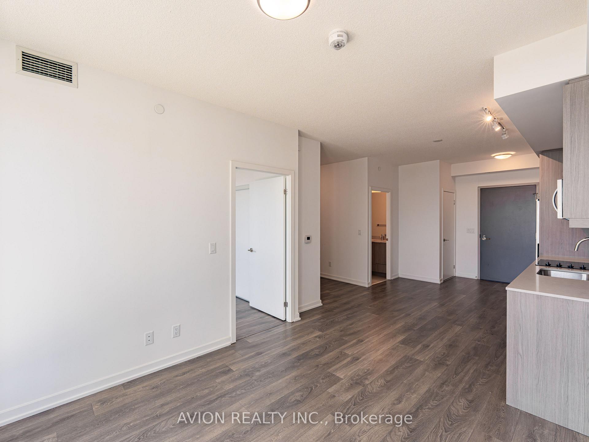 Photo 6 of Unit 902, 36 Forest Manor Road, North York, Henry Farm — HOMEH