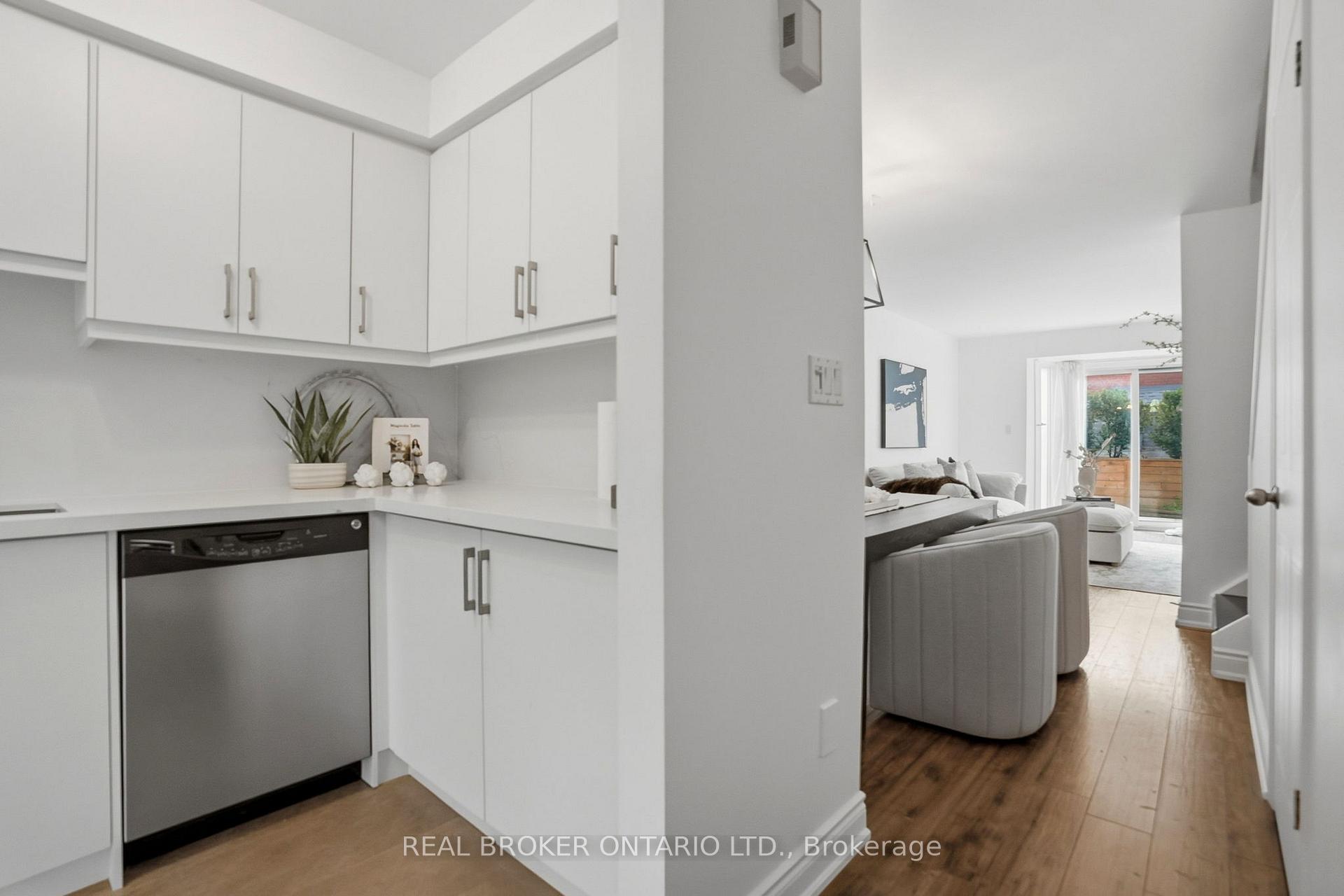 Photo 7 of Unit 407, 895 Maple Avenue, Burlington, Brant — HOMEH