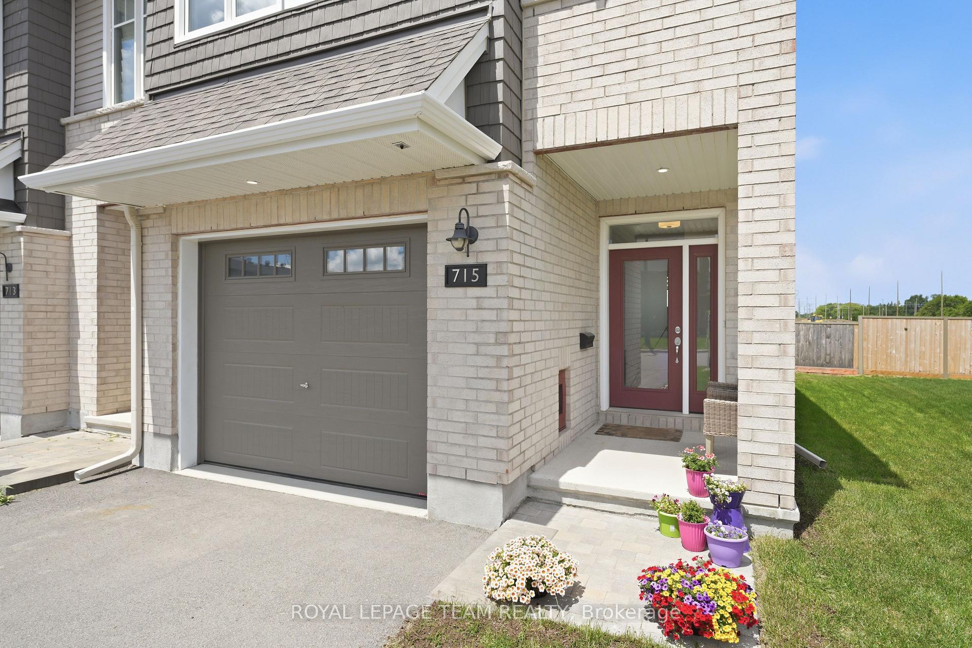 Photo 2 of 715 Maverick Crescent, Ottawa, Remainder of Stittsville & Area — HOMEH