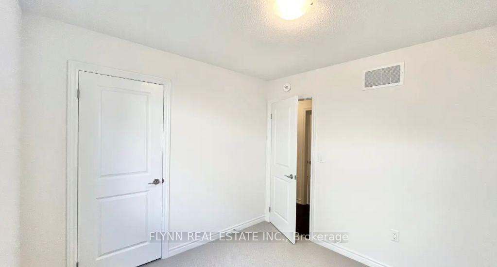 Photo 13 of 23 Gemini Drive, Barrie, Rural Barrie Southeast — HOMEH