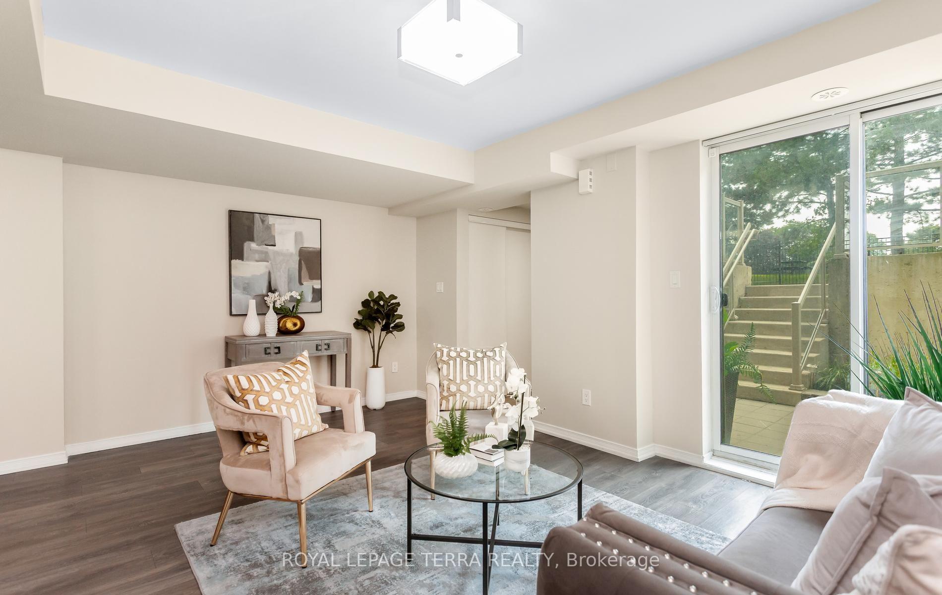 Photo 6 of Unit 101, 3 Applewood Lane, Etobicoke, Etobicoke West Mall — HOMEH