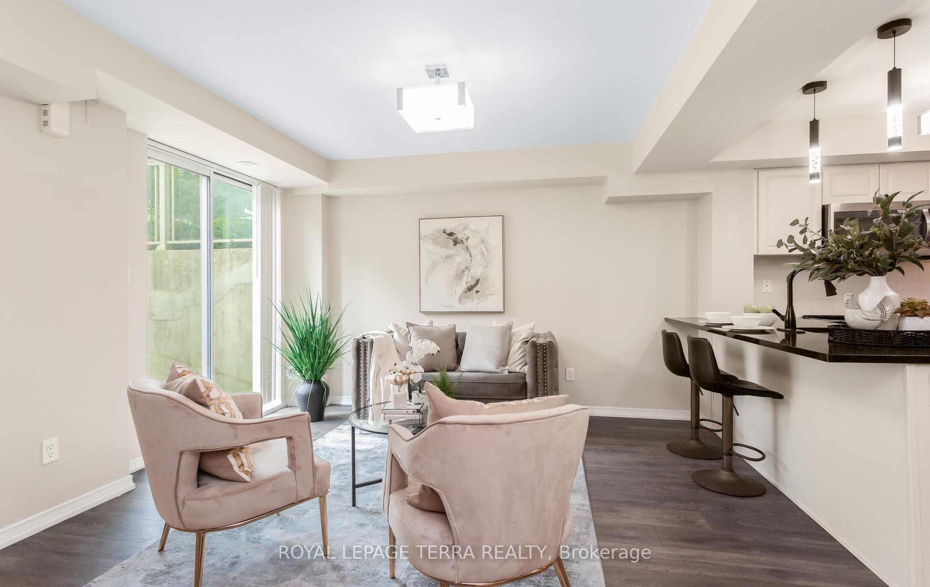 Photo 8 of Unit 101, 3 Applewood Lane, Etobicoke, Etobicoke West Mall — HOMEH