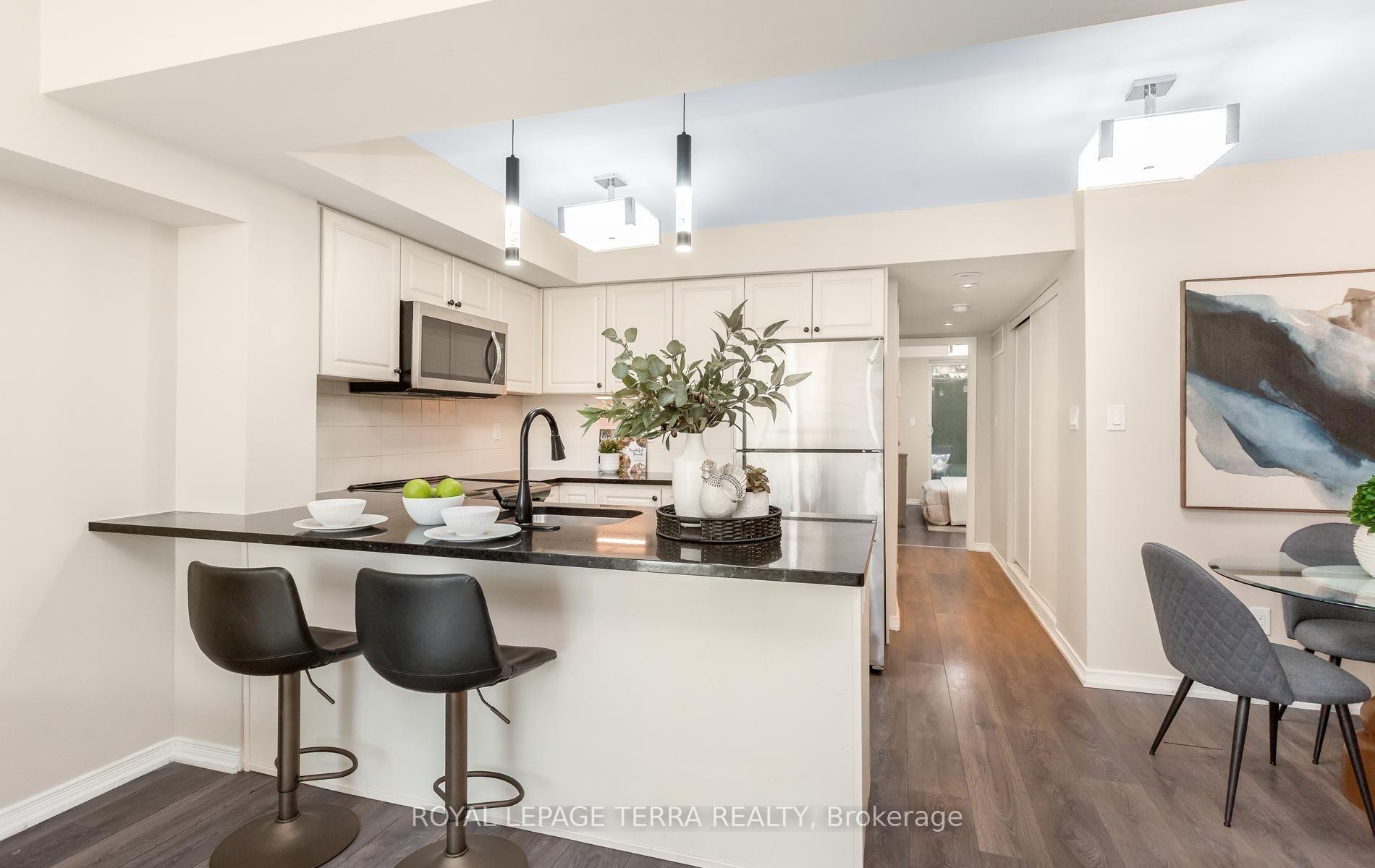 Photo 12 of Unit 101, 3 Applewood Lane, Etobicoke, Etobicoke West Mall — HOMEH
