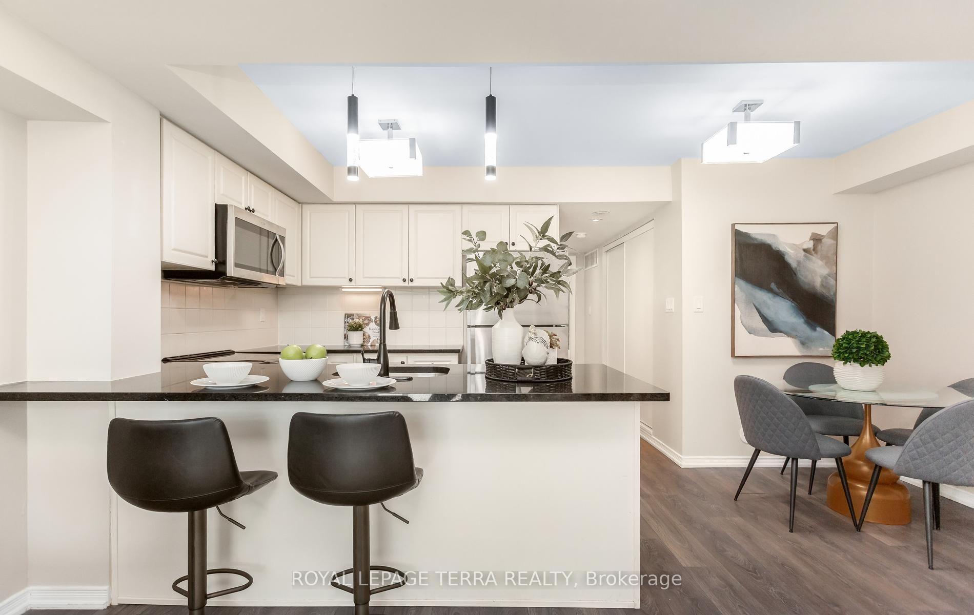Photo 13 of Unit 101, 3 Applewood Lane, Etobicoke, Etobicoke West Mall — HOMEH