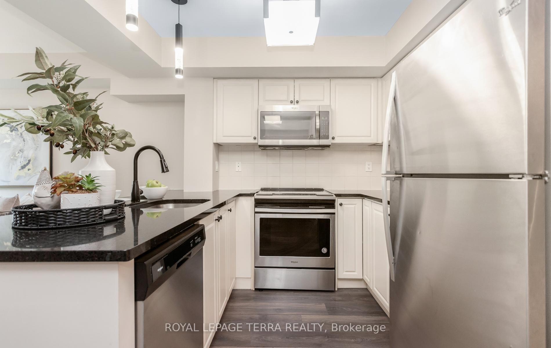 Photo 15 of Unit 101, 3 Applewood Lane, Etobicoke, Etobicoke West Mall — HOMEH