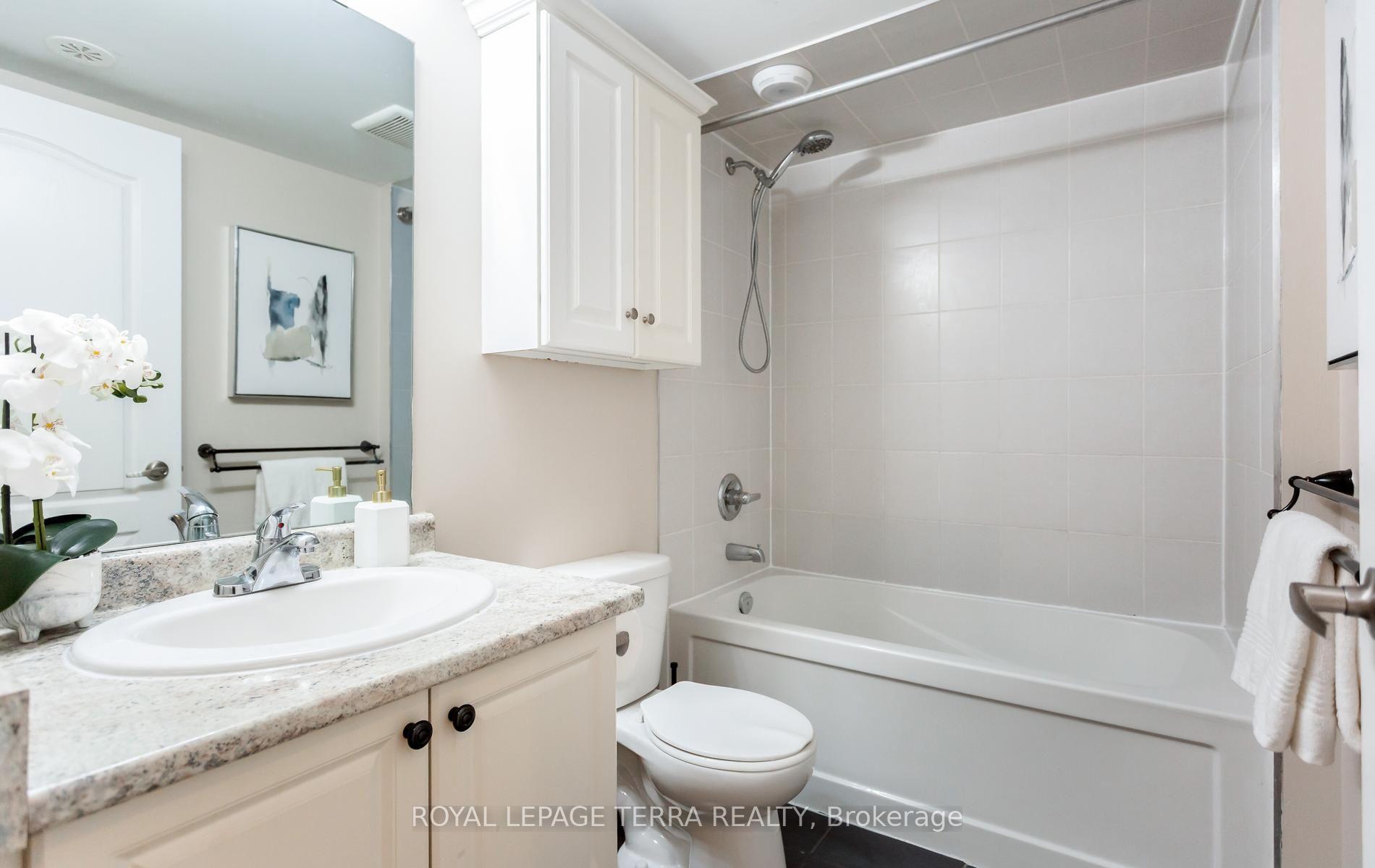 Photo 22 of Unit 101, 3 Applewood Lane, Etobicoke, Etobicoke West Mall — HOMEH