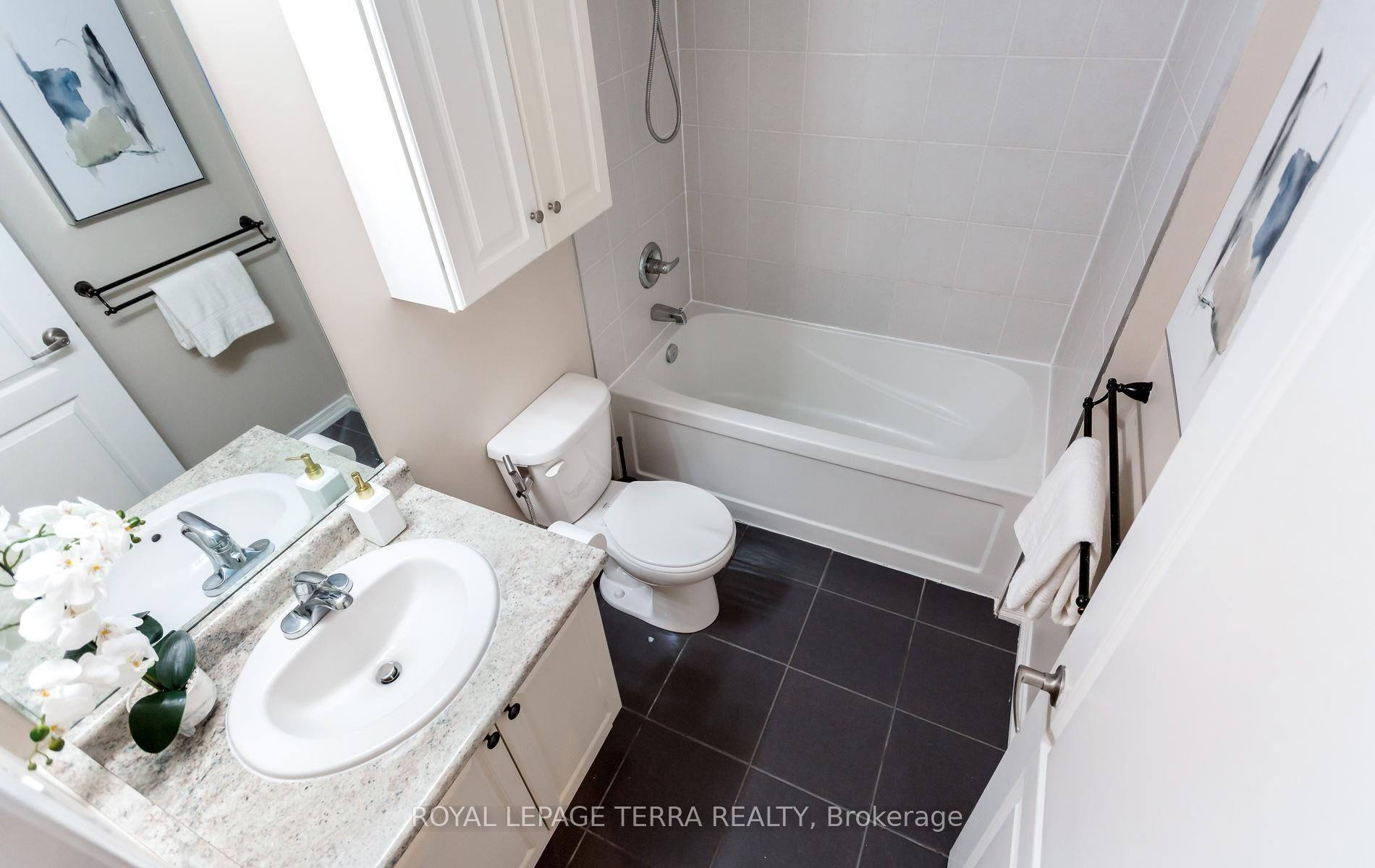 Photo 23 of Unit 101, 3 Applewood Lane, Etobicoke, Etobicoke West Mall — HOMEH