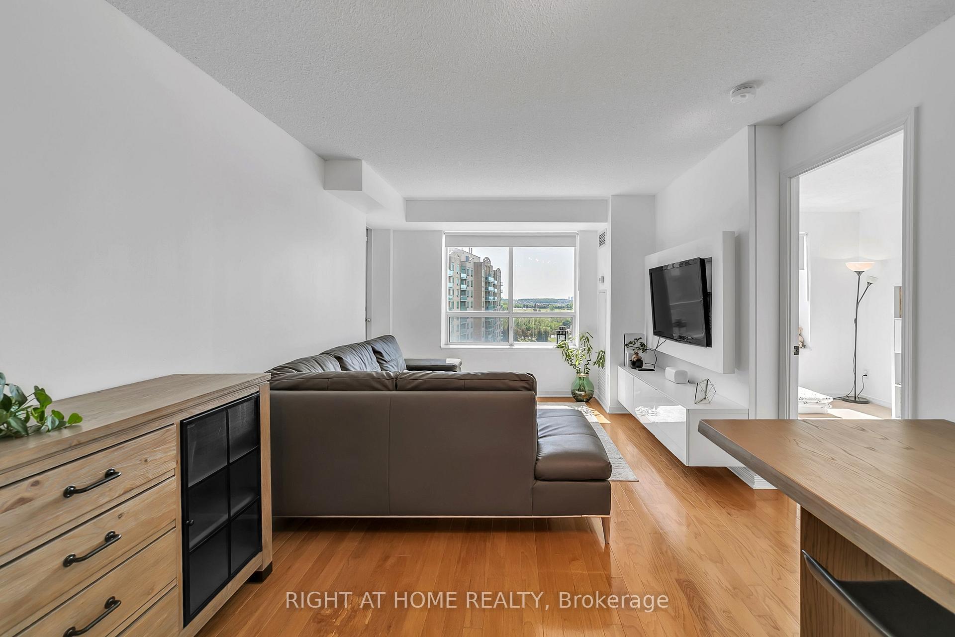 Photo 13 of Unit 1202, 11 Oneida Crescent, Richmond Hill, Langstaff — HOMEH