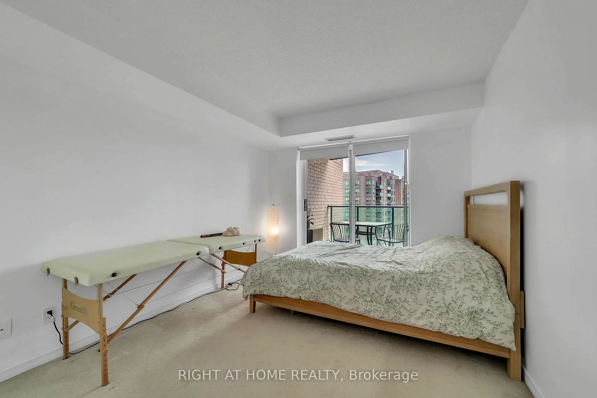 Photo 18 of Unit 1202, 11 Oneida Crescent, Richmond Hill, Langstaff — HOMEH