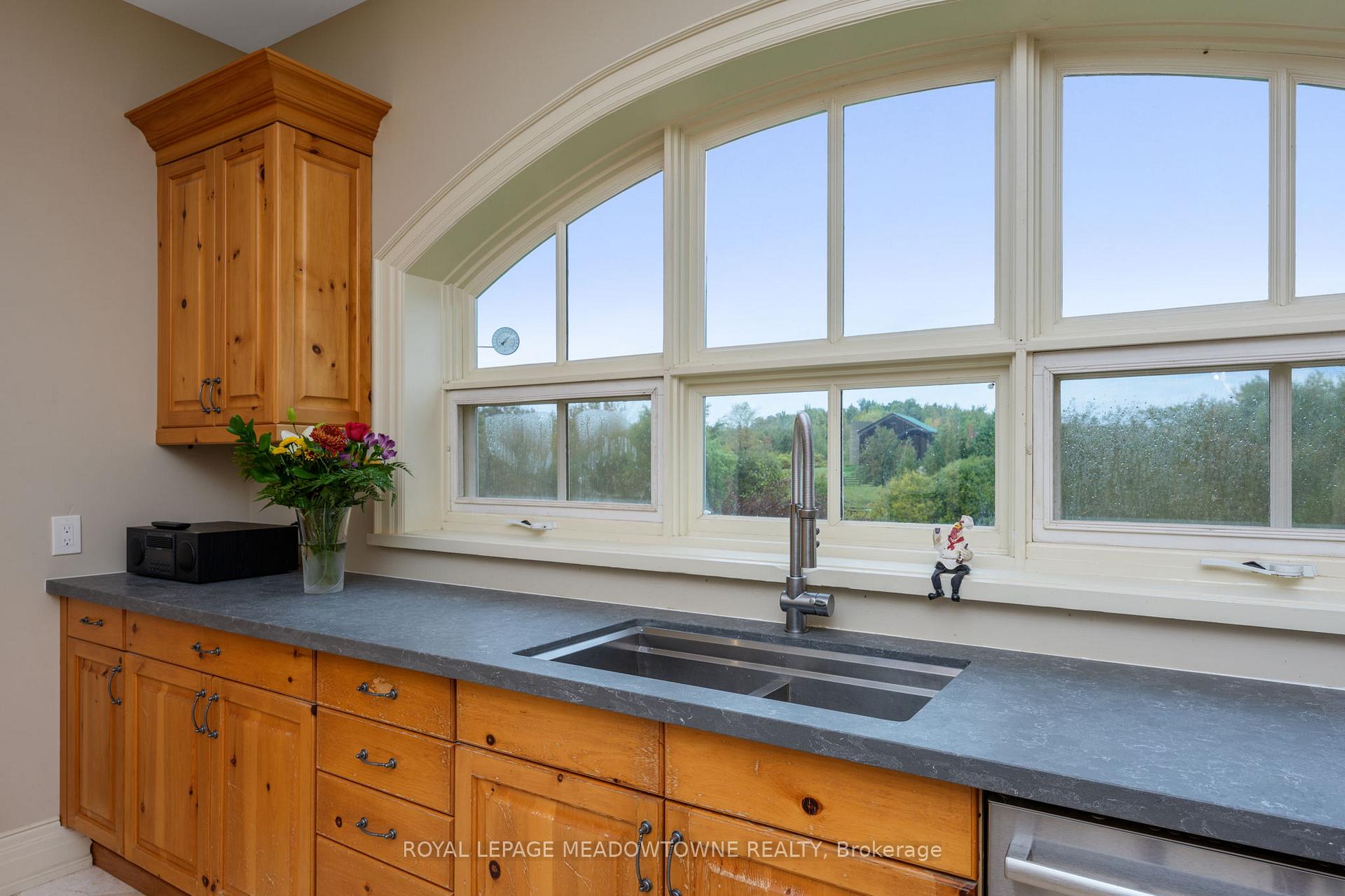 Photo 12 of 16089 Shaws Creek Road, Caledon, Rural Caledon — HOMEH