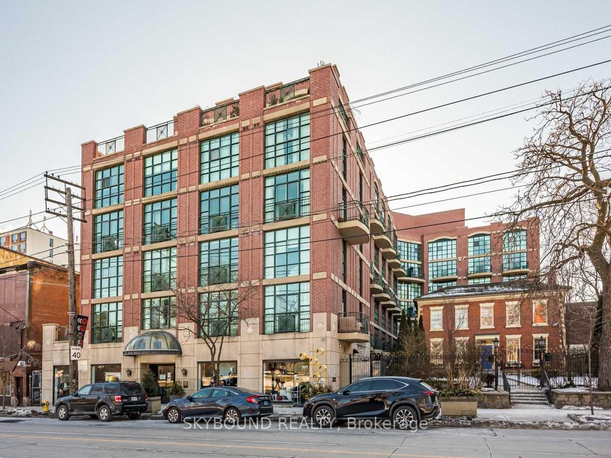 Front of Unit 405, 901 Queen Street W