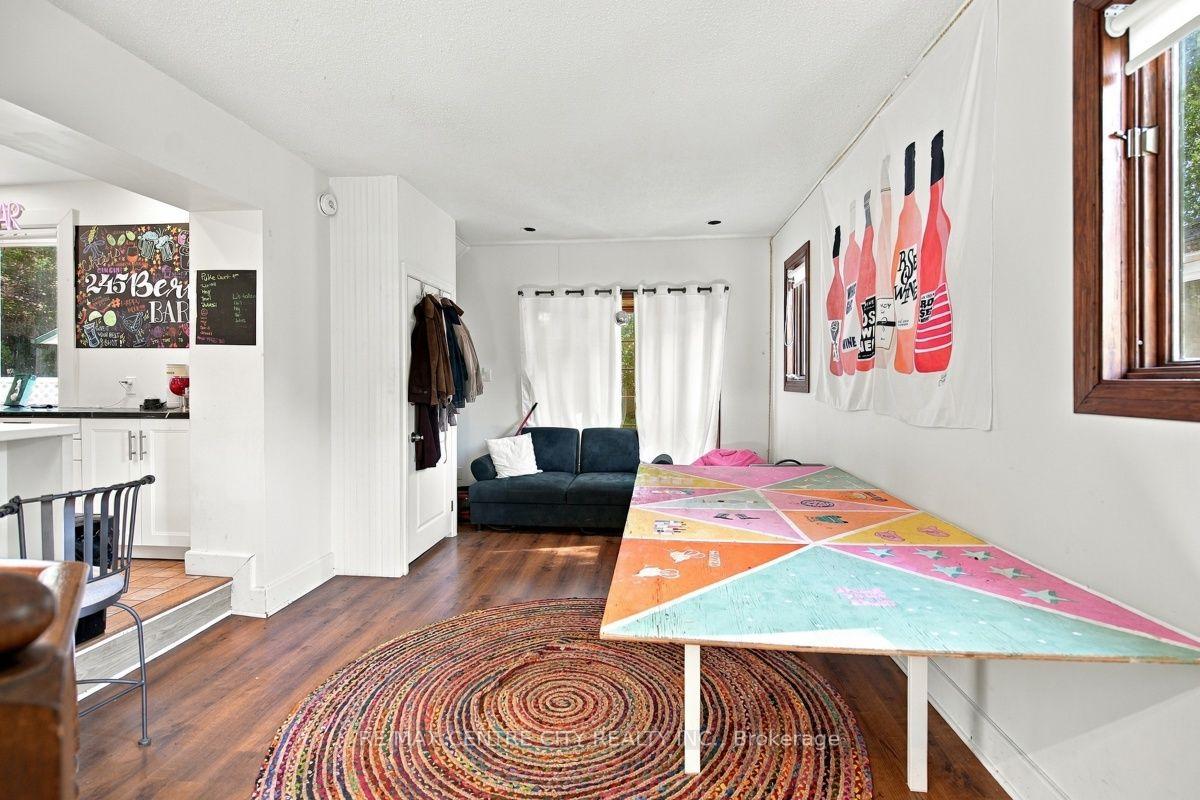 Photo 7 of 245 Bernard Avenue, London, East B — HOMEH