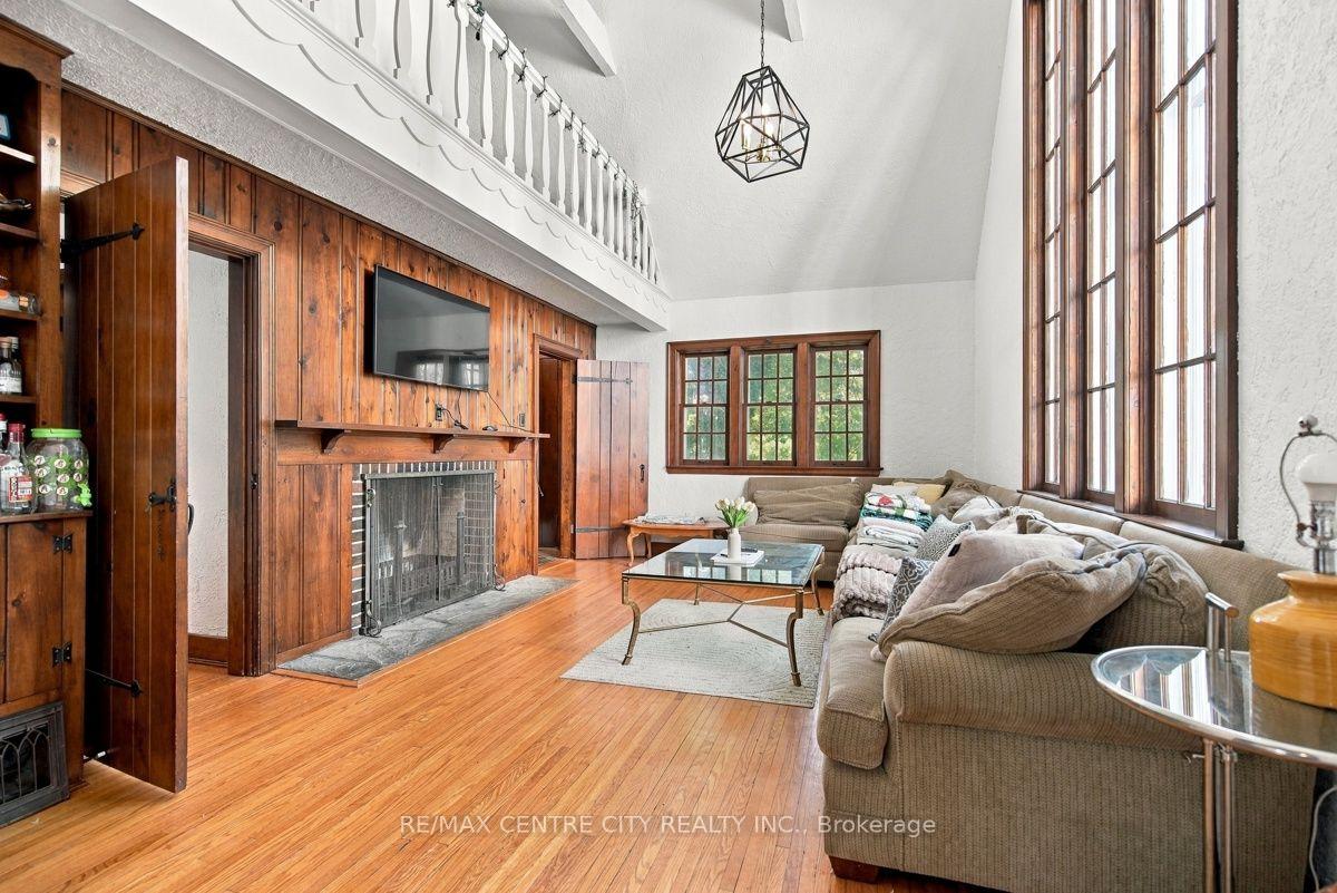 Photo 15 of 245 Bernard Avenue, London, East B — HOMEH