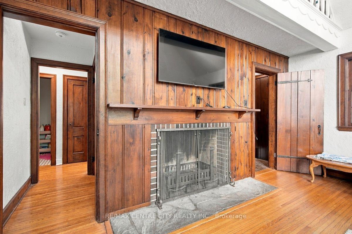 Photo 17 of 245 Bernard Avenue, London, East B — HOMEH