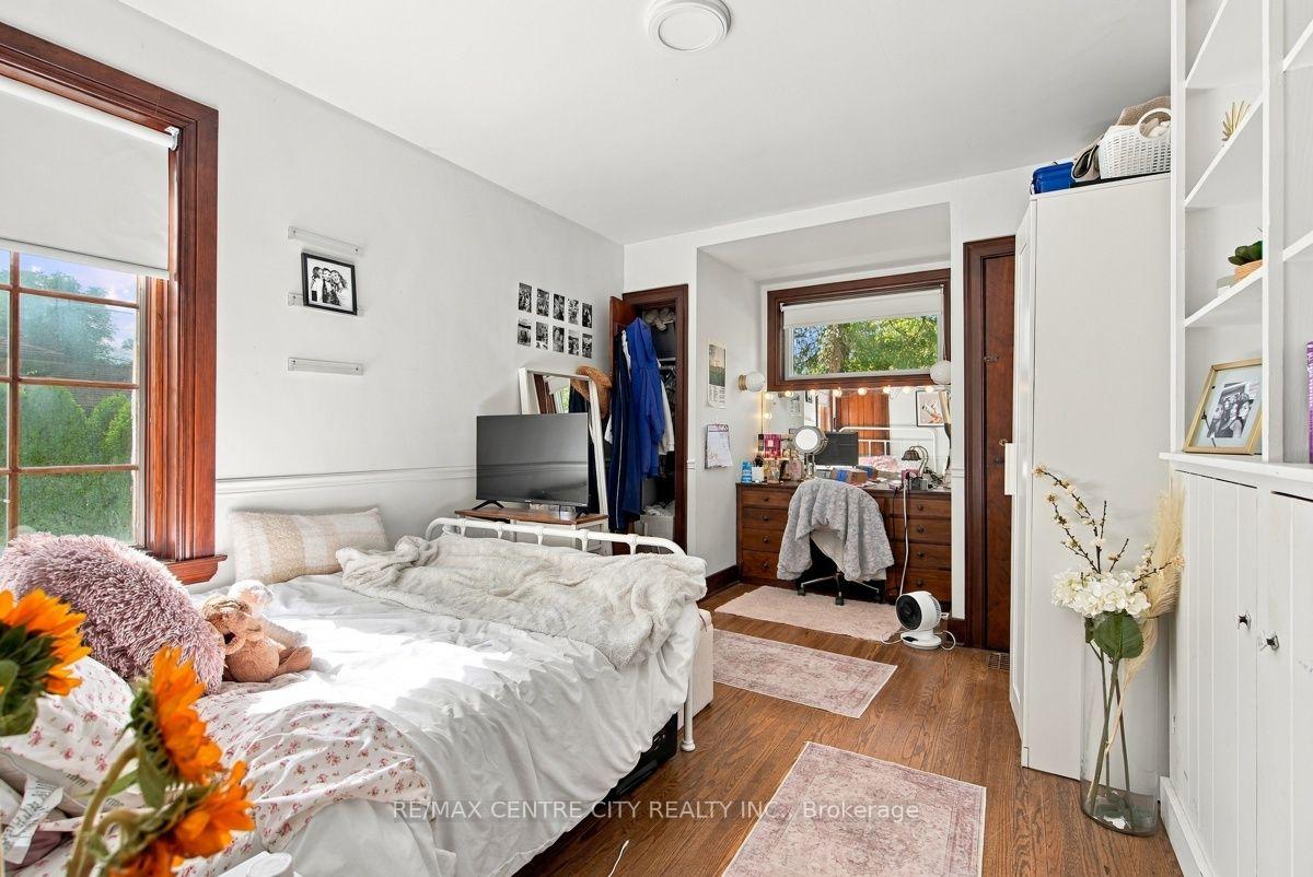Photo 22 of 245 Bernard Avenue, London, East B — HOMEH