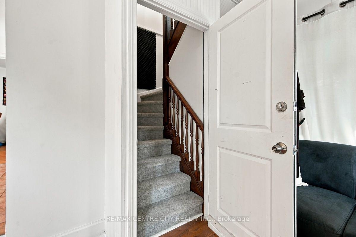 Photo 25 of 245 Bernard Avenue, London, East B — HOMEH