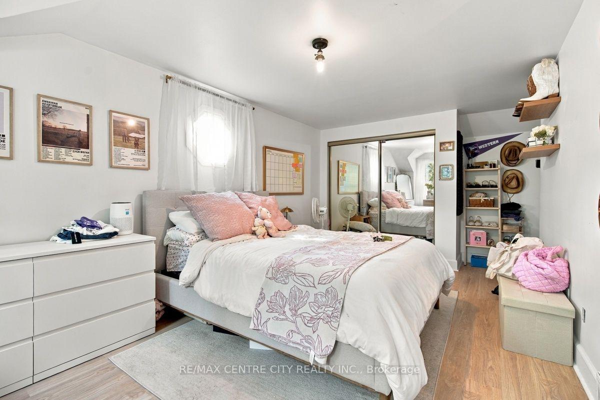 Photo 26 of 245 Bernard Avenue, London, East B — HOMEH