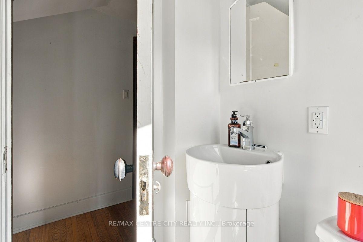 Photo 31 of 245 Bernard Avenue, London, East B — HOMEH