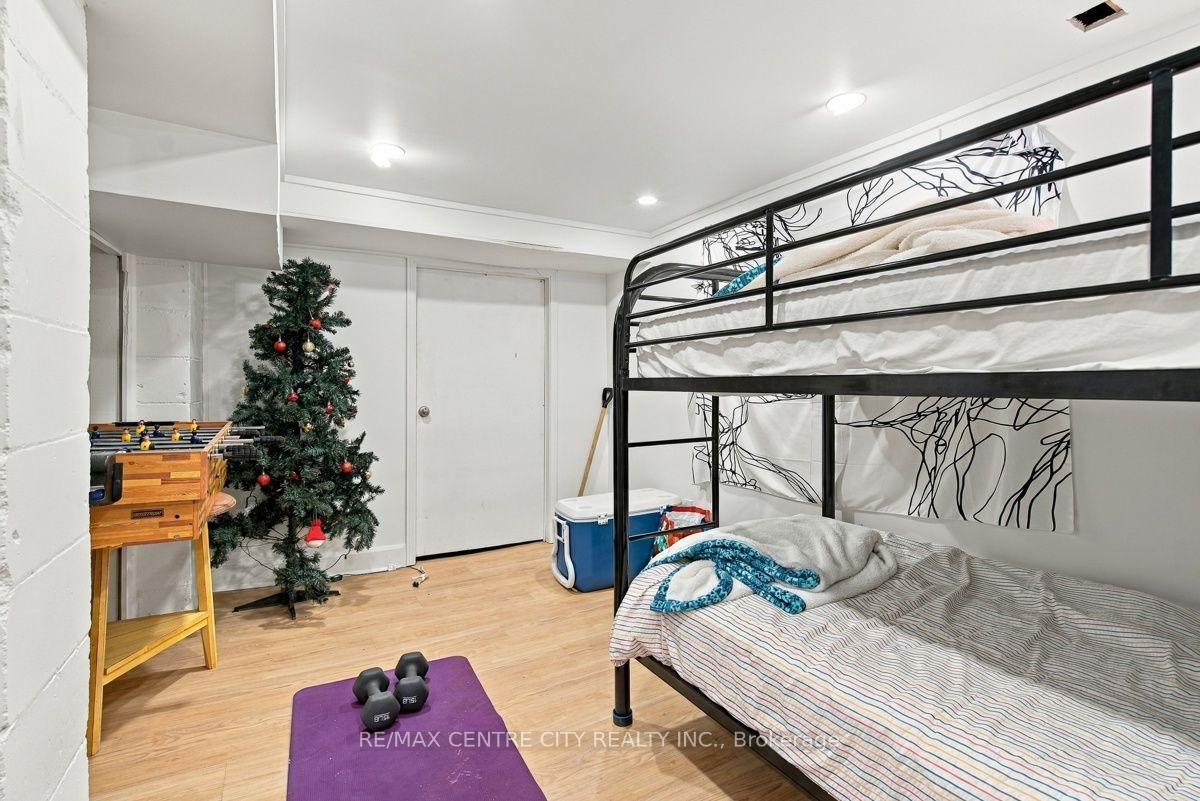 Photo 36 of 245 Bernard Avenue, London, East B — HOMEH