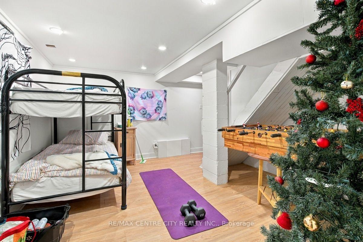 Photo 37 of 245 Bernard Avenue, London, East B — HOMEH