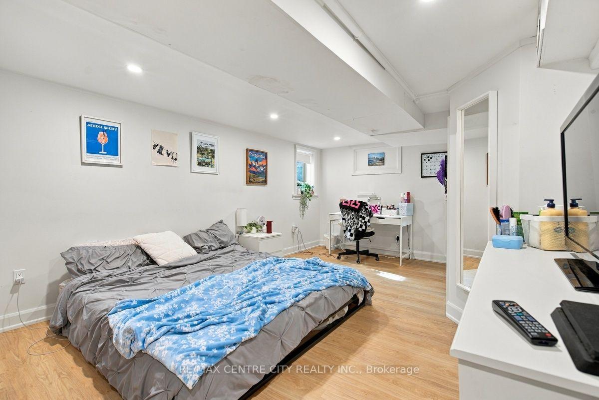 Photo 39 of 245 Bernard Avenue, London, East B — HOMEH