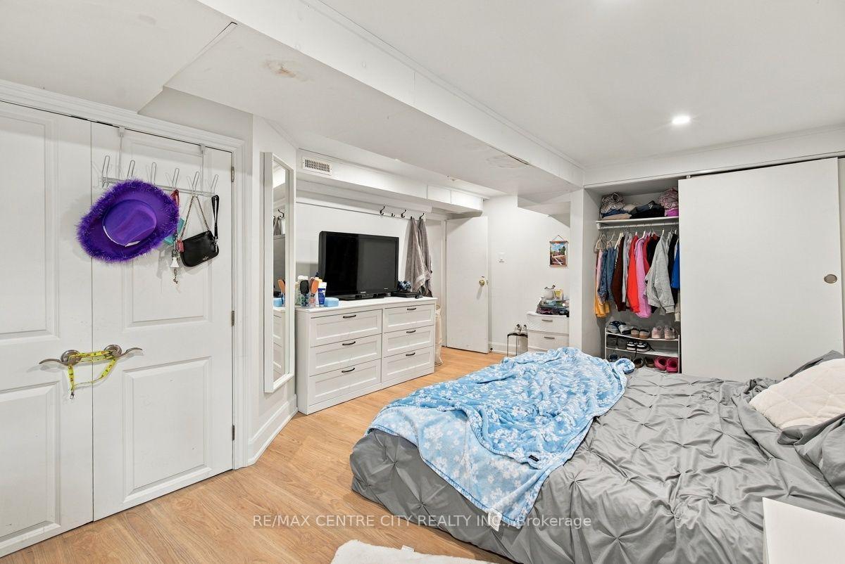 Photo 40 of 245 Bernard Avenue, London, East B — HOMEH